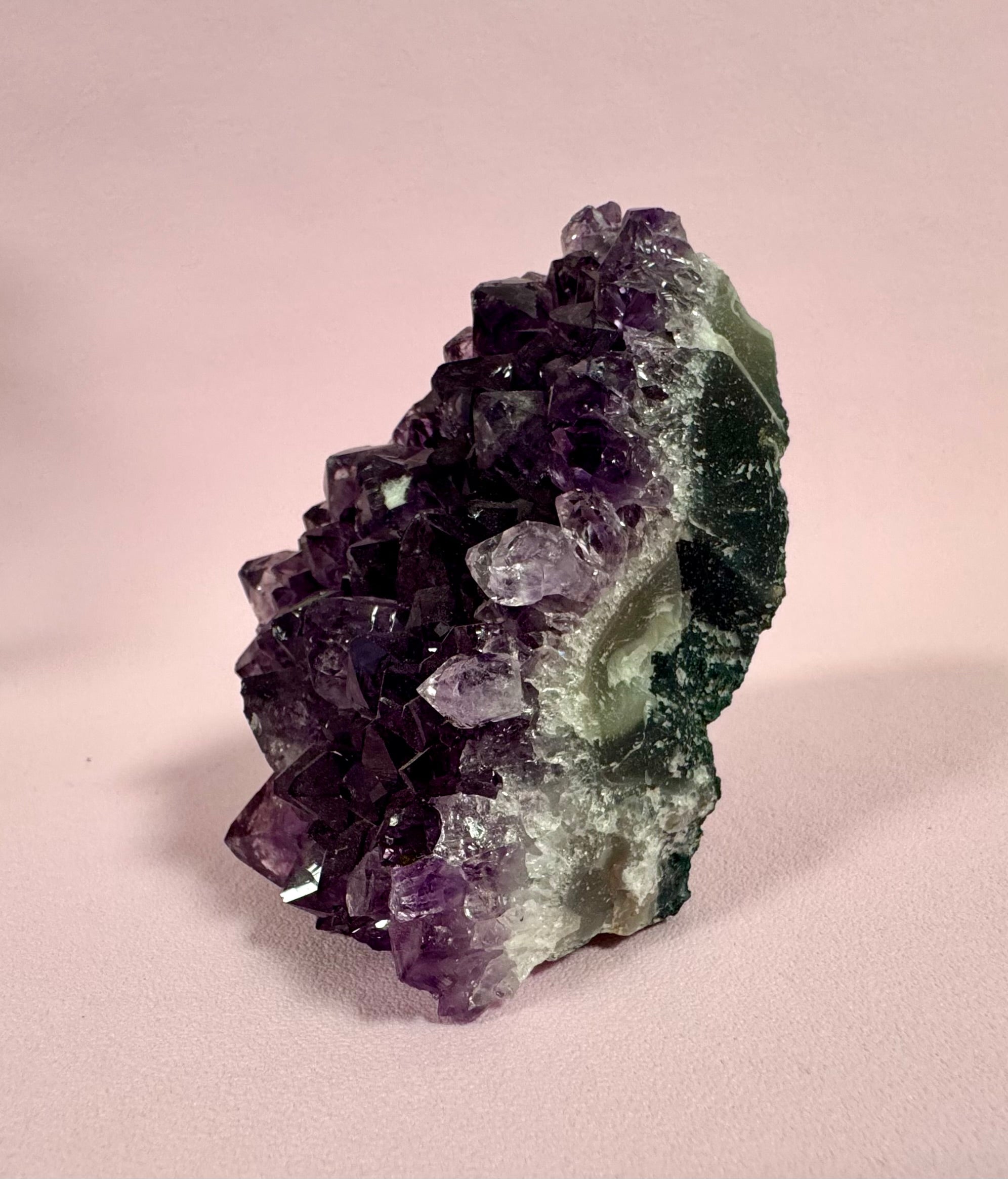 Ametyst rå klynge - RO, HEALING & SELVKÆRLIGHED 362 gram