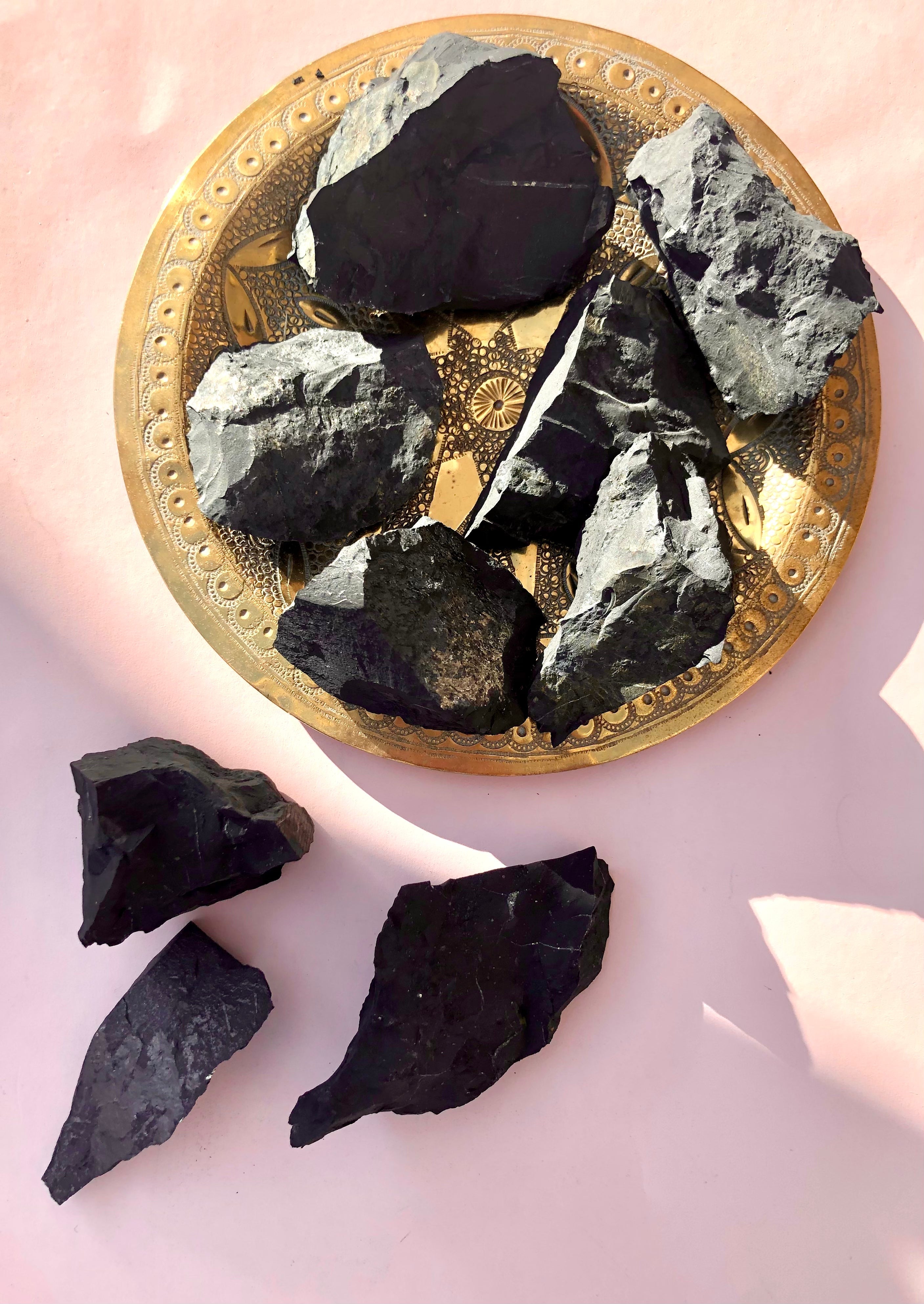 Shungit cirkulær klæbende plade