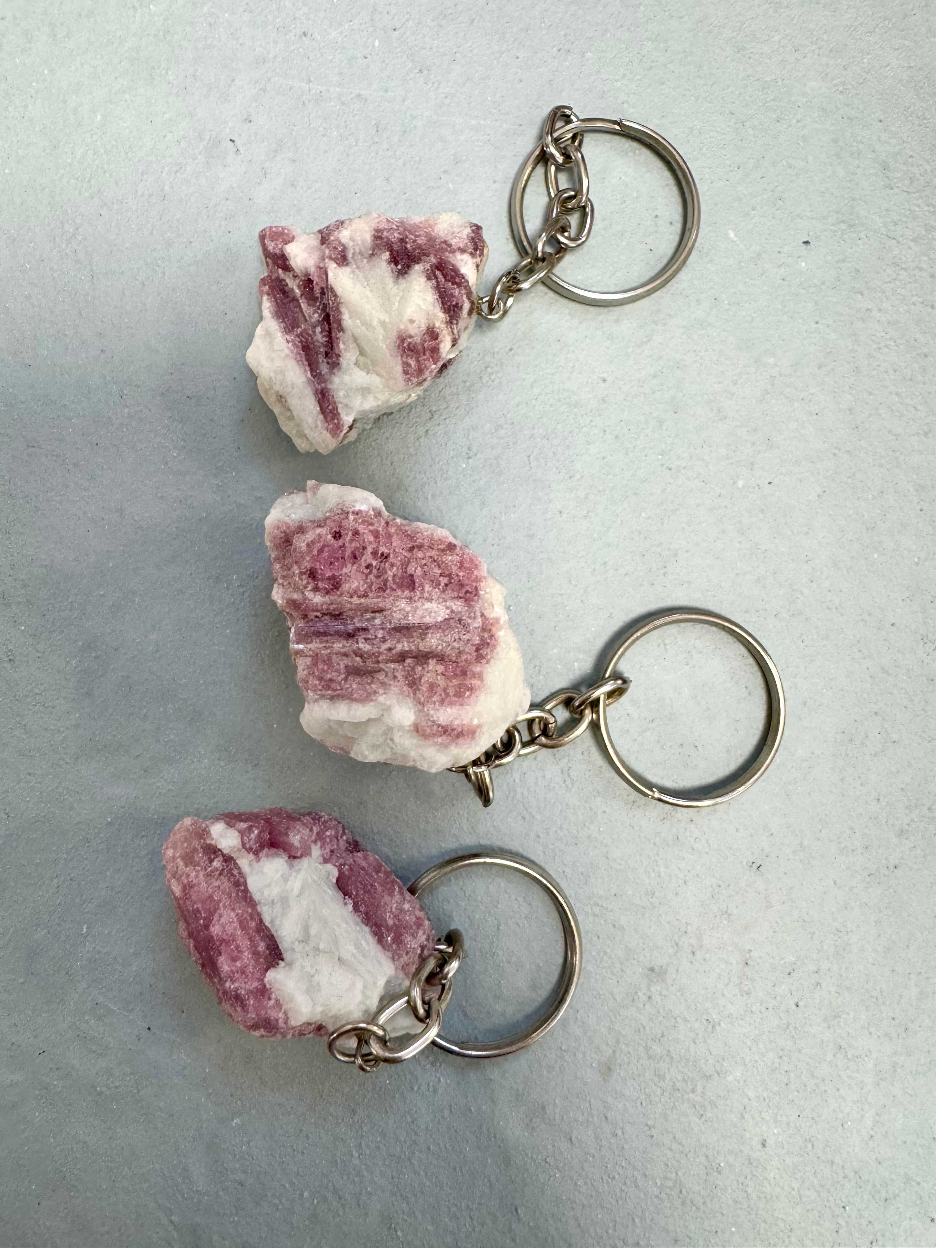 Krystal Nøglering ☽ Gul Calcit ☽ Lepidolit ☽ Røgkvarts ☽ Bjergkrystal ☽ Citrin ☽ Pink Turmalin ☽ blå kvarts