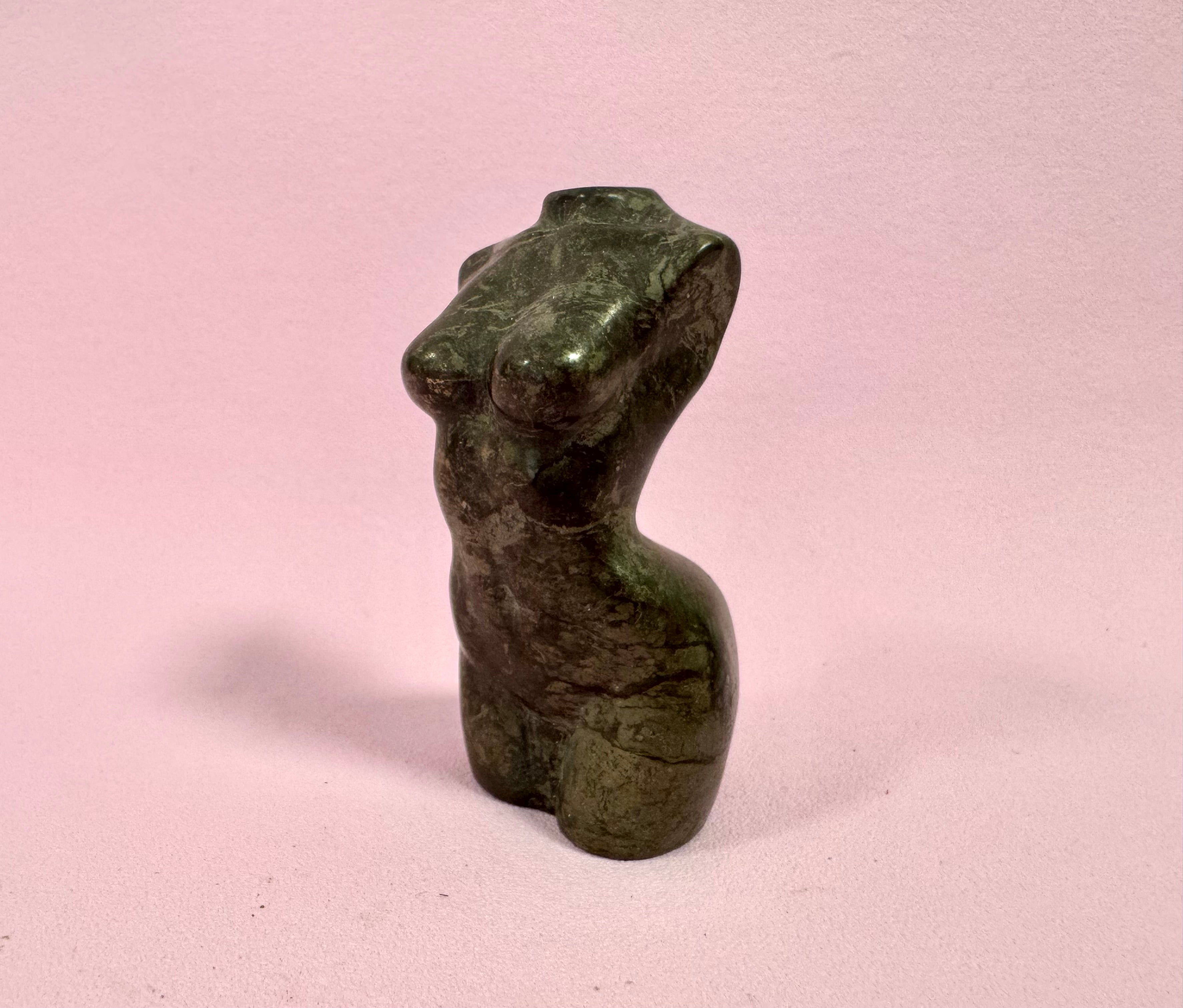 Kvinde krop i Pyrit ☾ FRUGTBARHED, VELSTAND & SUCCES ☾ 7,4 cm