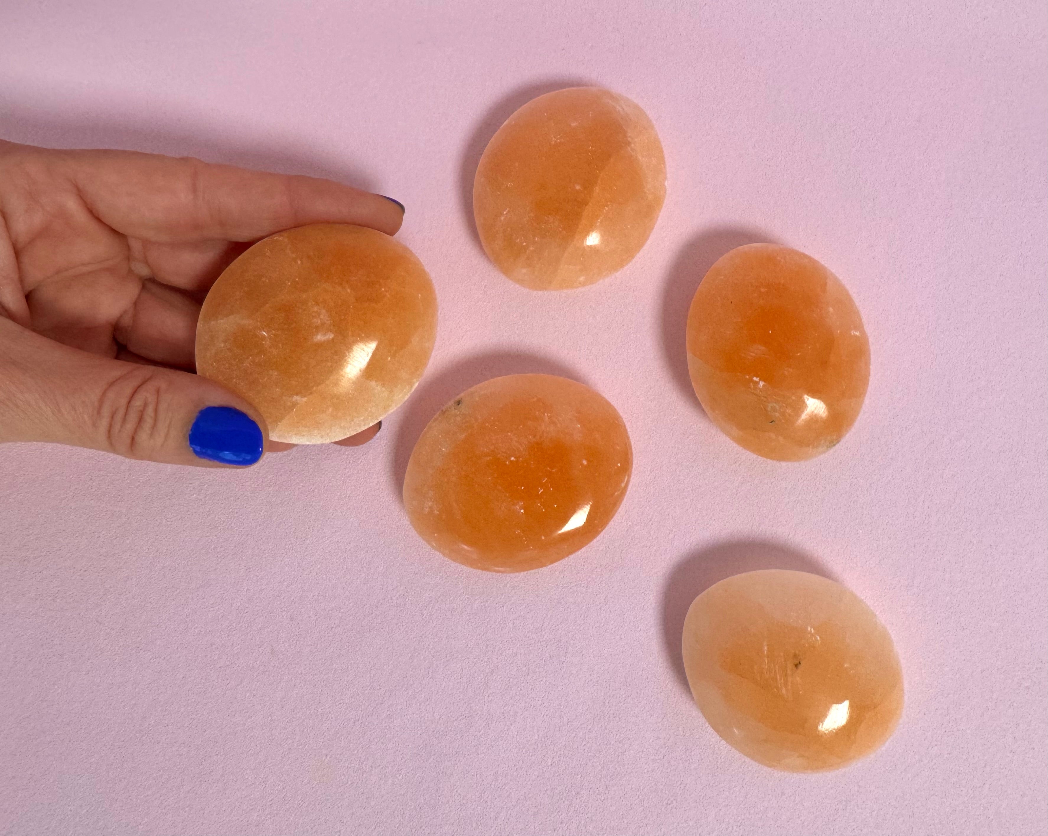 Orange Selenit Ellipse Palmstone - RENS, OPLAD & HEAL ☾ /MAANESOESTER.DK / MÅNESØSTER.DK
