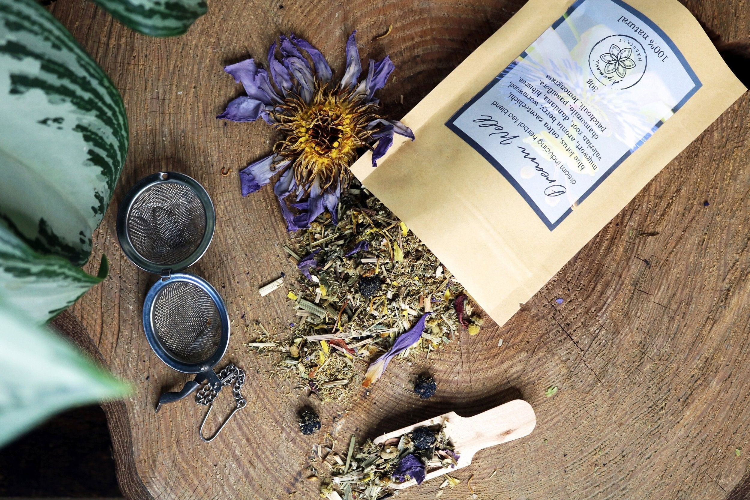 Månesøster Krystaller Horsens - DREAM WELL | LUCID DREAMING TEA ☽ Drømme Urtete Fra Ayamani Naturals ☽ 100 gram / MÅNESØSTER.DK / MAANESOESTER.DK