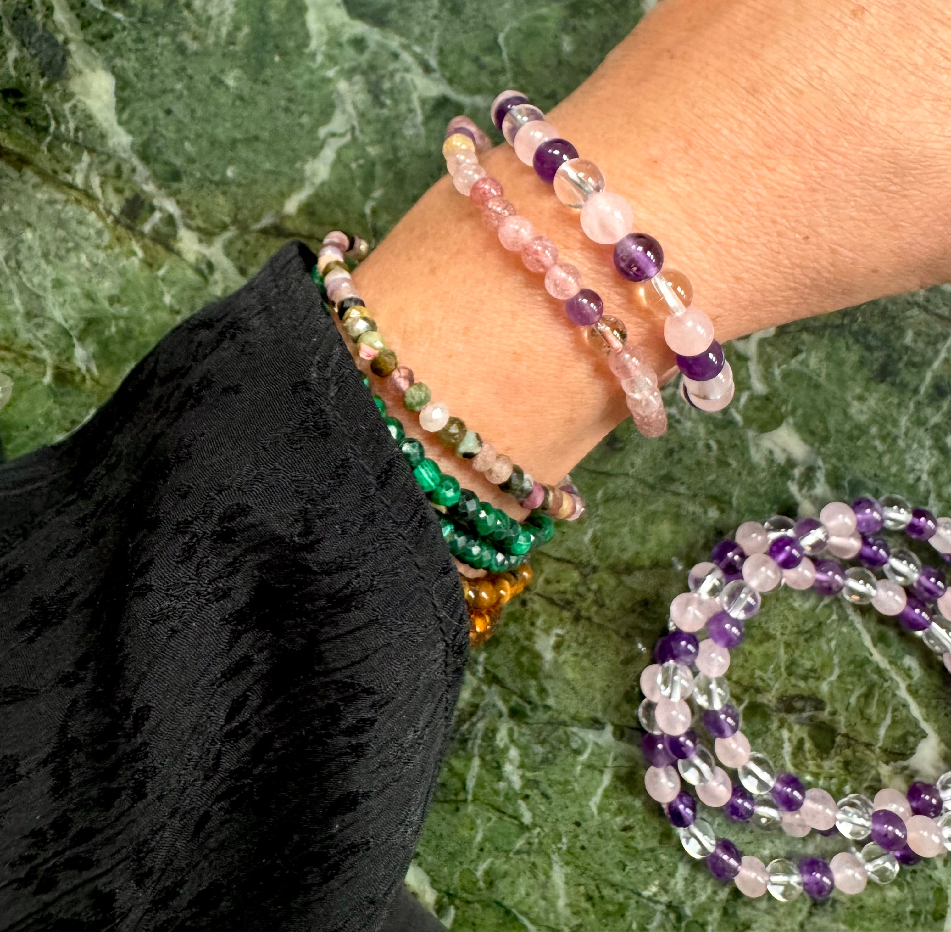 Anti stress & angst armbånd - ametyst, bjergkrystal & rosenkvarts - (6 mm. - 18-19 cm.)
