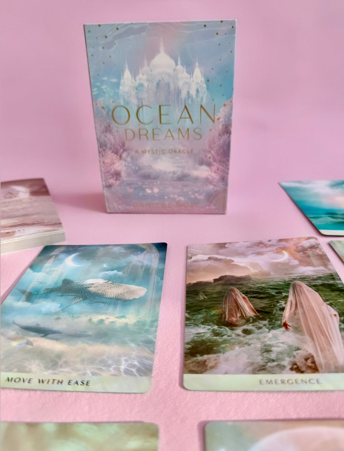 Månesøster Krystaller Ocean Dreams Orakel Kort - Luksuriøse kort med en turkis, glitrende ryg - Danielle Noel - https://maanesoester.dk www.månesøster.dk