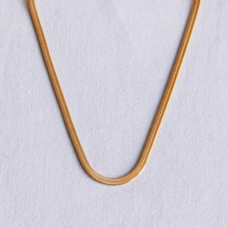 Flad slangekæde 3 mm - guld farve