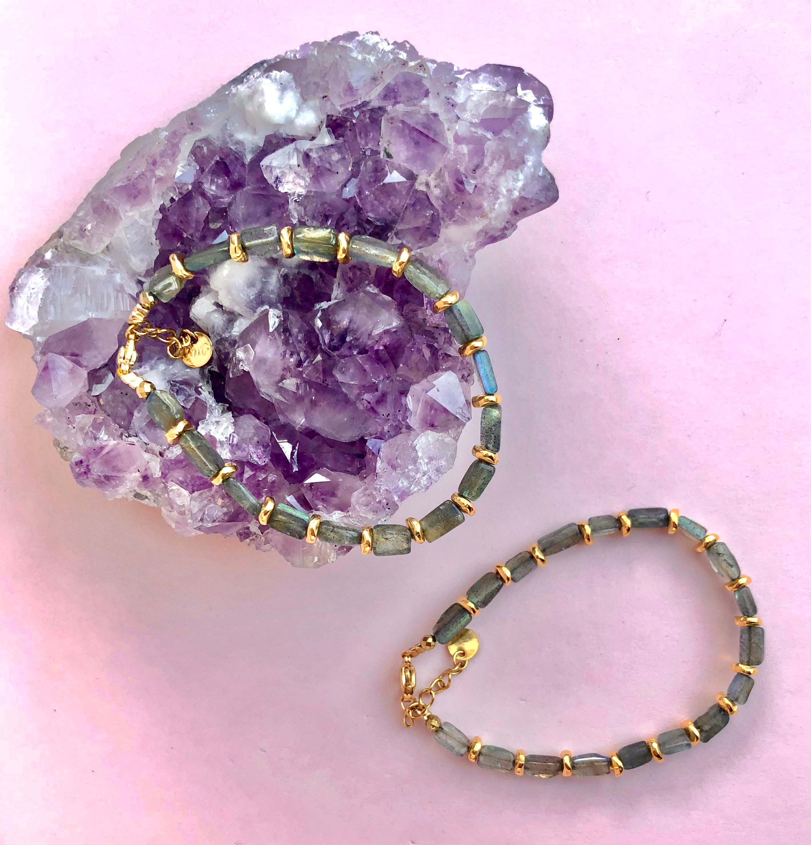 Månesøster Krystaller ☾ Labradorit Armbånd ☾ Spirituelle evner, styrke, transformation & beskyttelse ☾