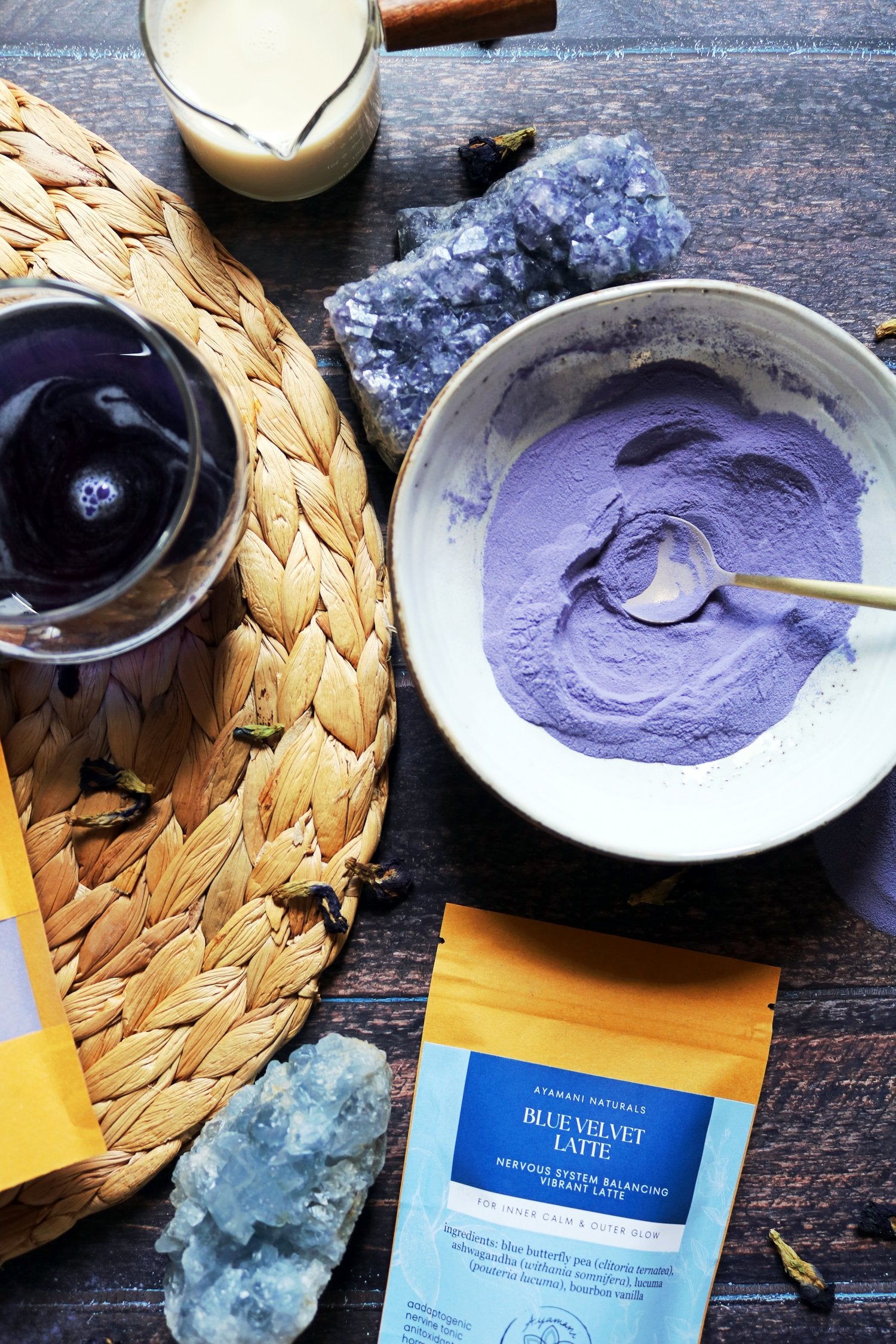 BLUE VELVET LATTE - BLUE BUTTERFLY PEA BLEND fra Ayamani - 30 gram