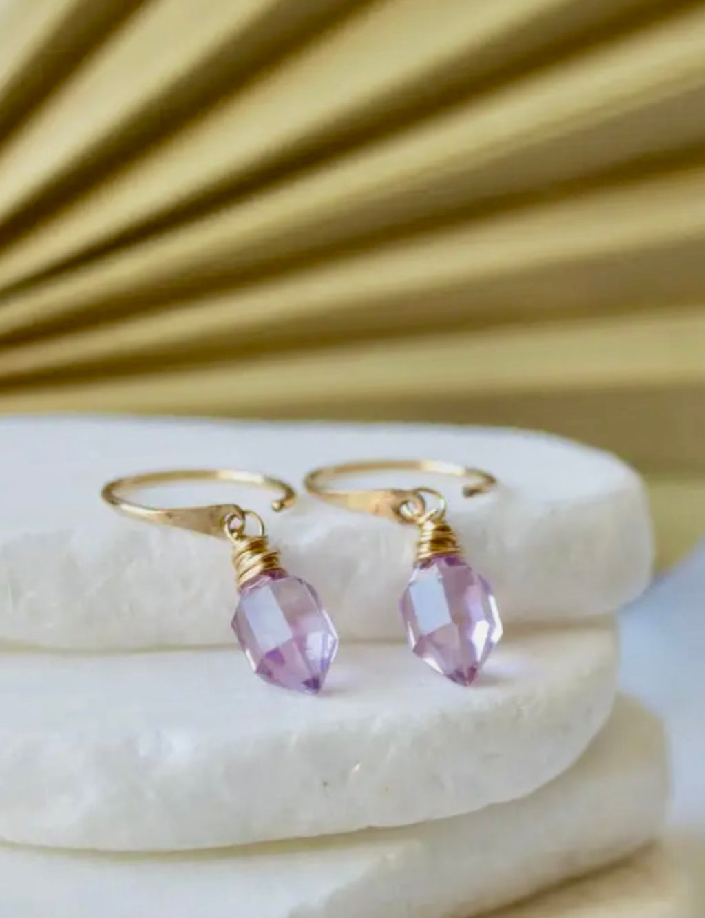PIKE DANGLE HUGS - PINK ametyst & 14K guldfyld