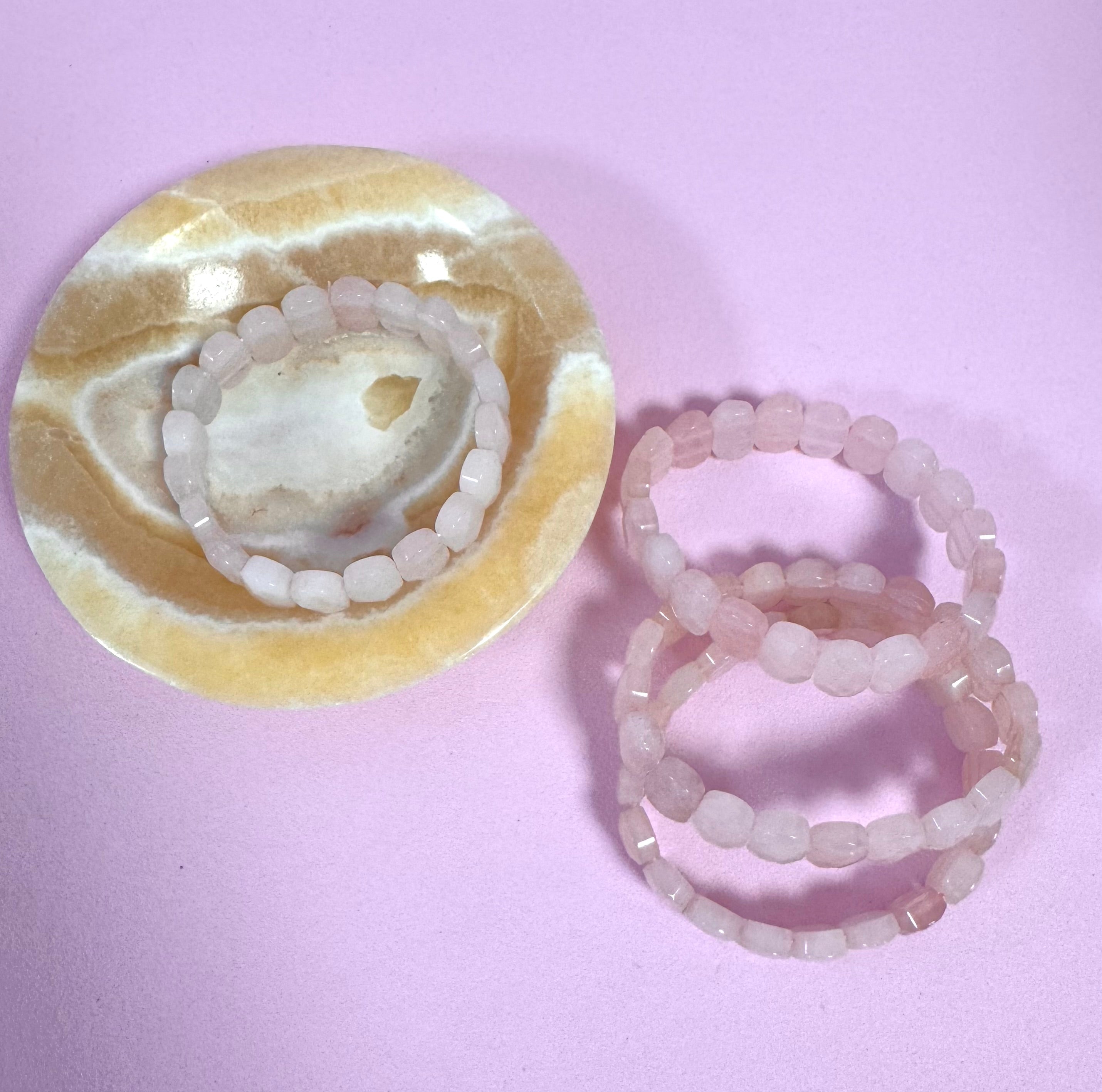 Rosenkvarts armbånd med bredde, facetterede sten ♡ Ubetinget Kærlighed & Balance Mellem Yin & Yang ♡