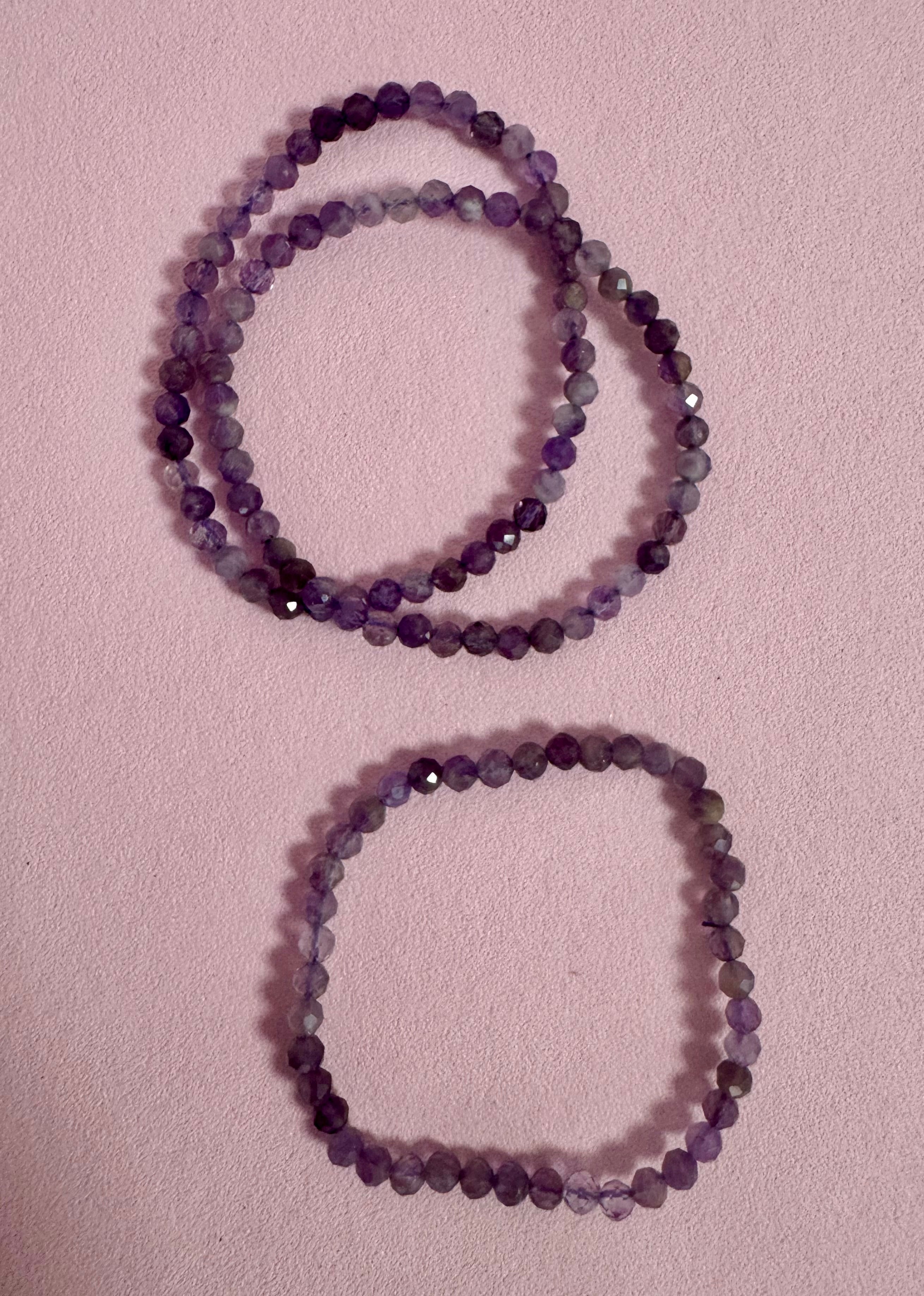 Facetteret Ametyst Armbånd ☾ RO, HEALING & SELVKÆRLIGHED ☾ 4 mm. Facet Perler / MAANESOESTER.DK / MÅNESØSTER.DK