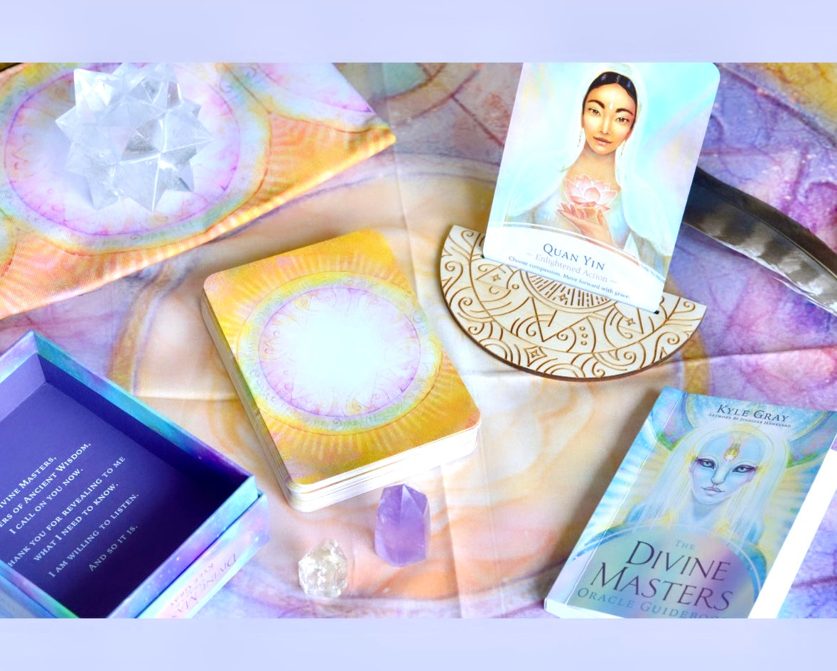 Månesøster Krystaller Divine Masters Oracle - OrakelKort & guidebog af Kyle Gray
