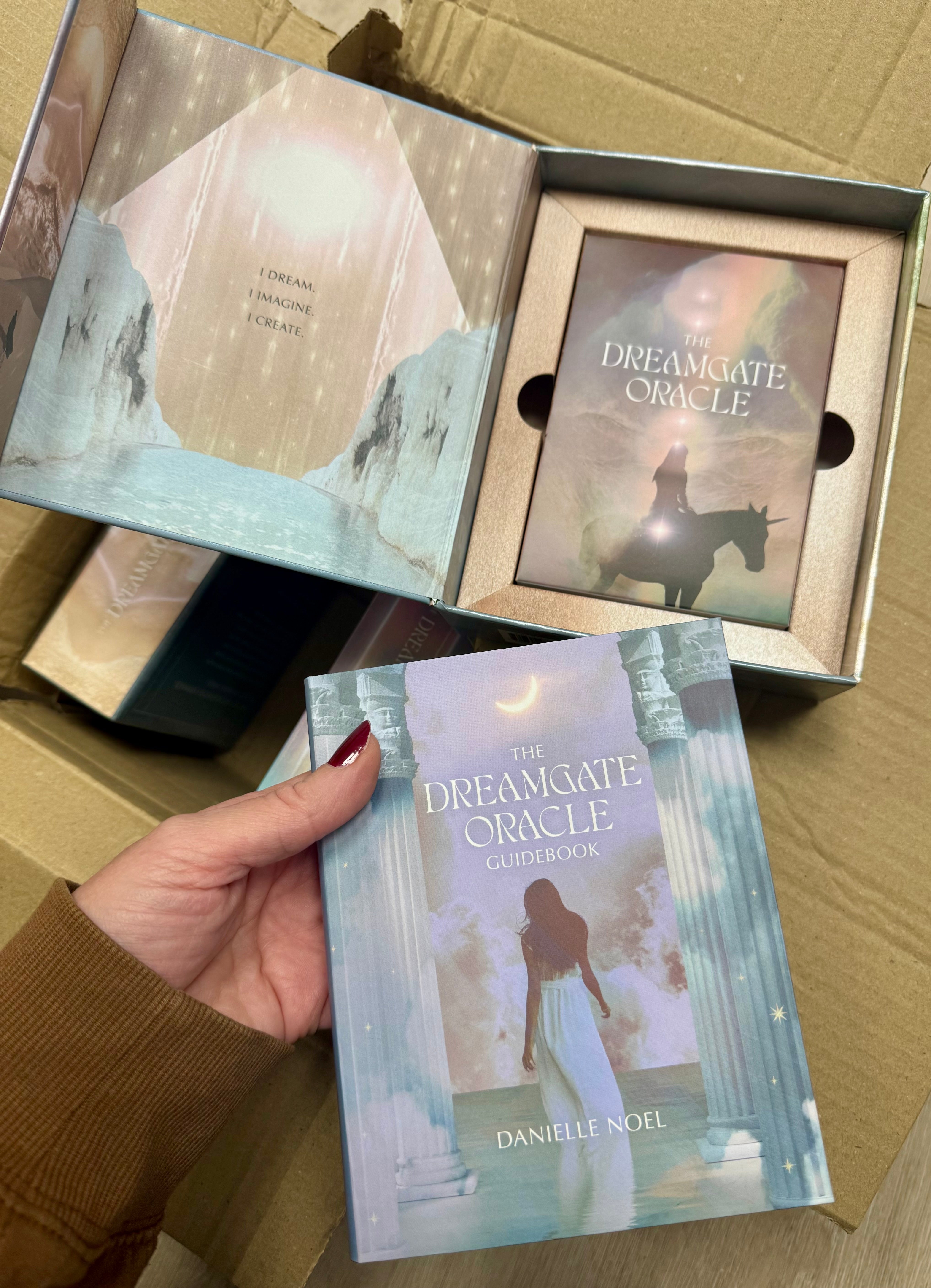 The Dreamgate Oracle: A Self-Reflective Deck and Guidebook - Træd gennem døren til dine drømme og ind i din indre visdom