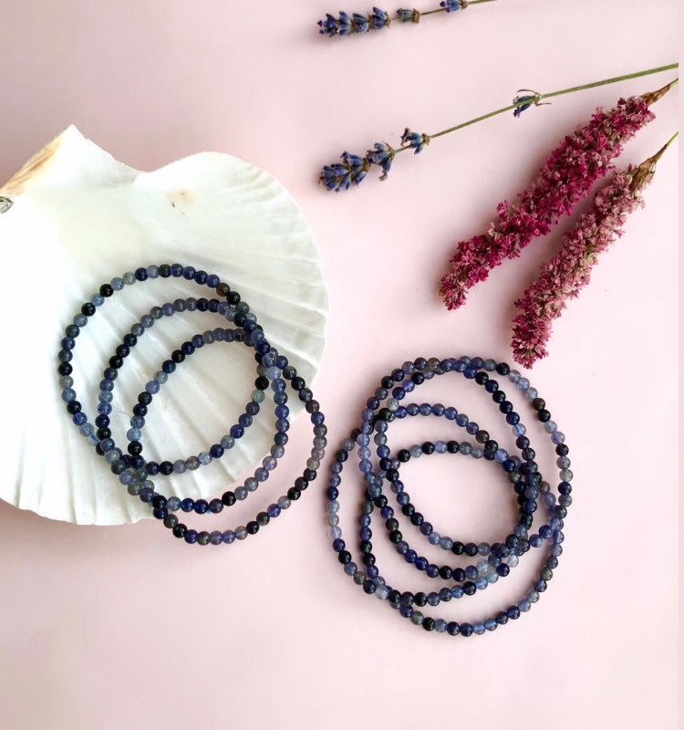 Månesøster Krystaller ☾ Blå Lolit Armbånd Find din sande vej, Kontakt til dit højere selv, transformation & eventyr 4mm