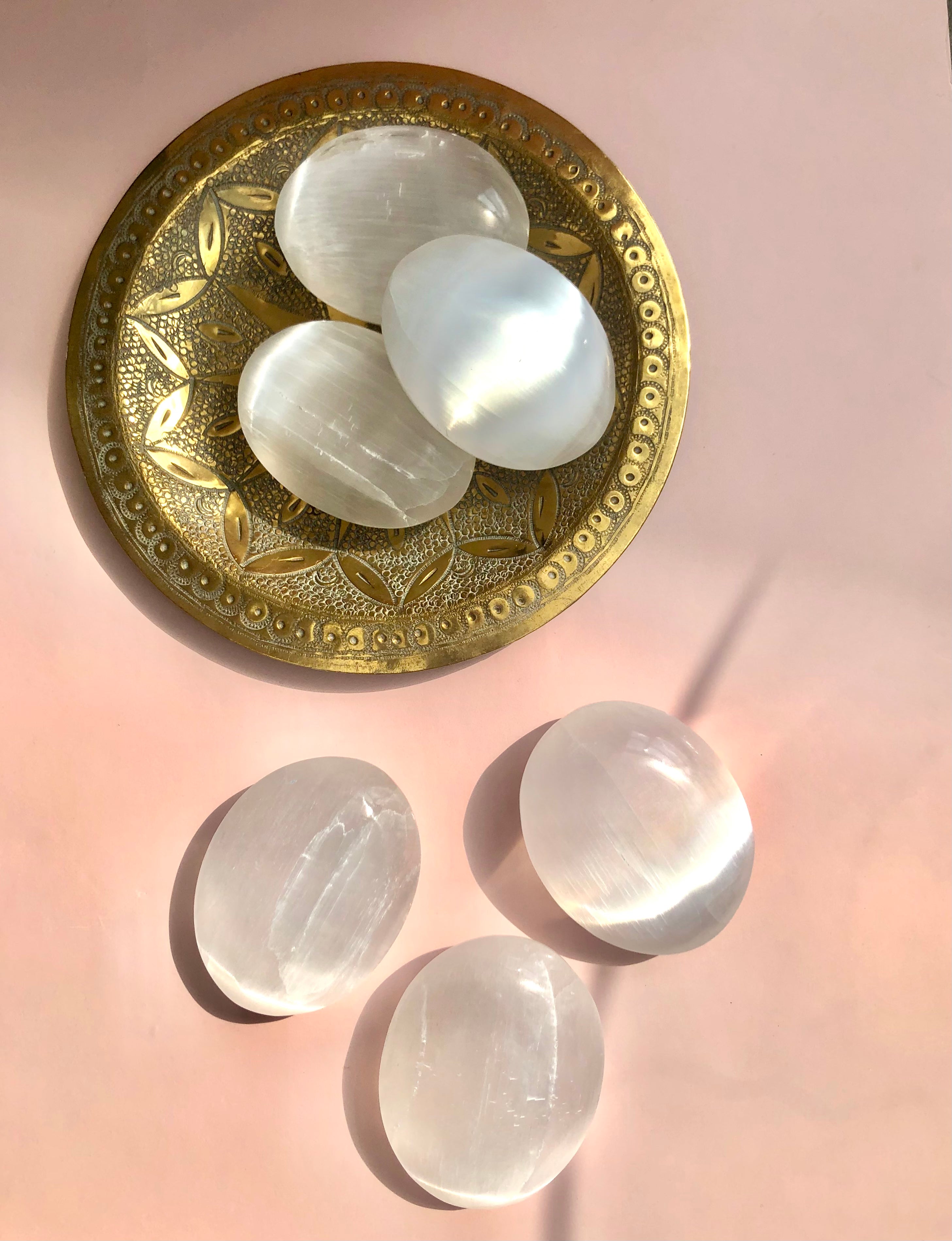 Månesøster Krystaller - Selenit Ellipse Palmstone - RENS, OPLAD & HEAL ☾