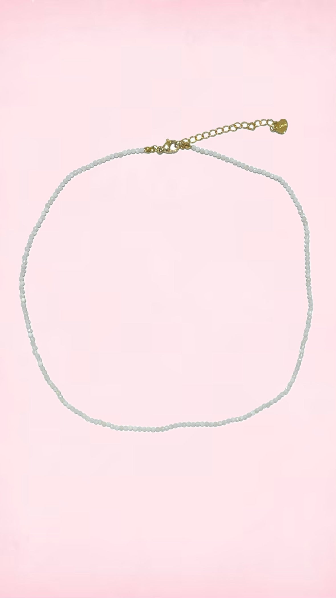 Blå Månesten Halskæde – 2–3 mm., Guldfarvet Lås