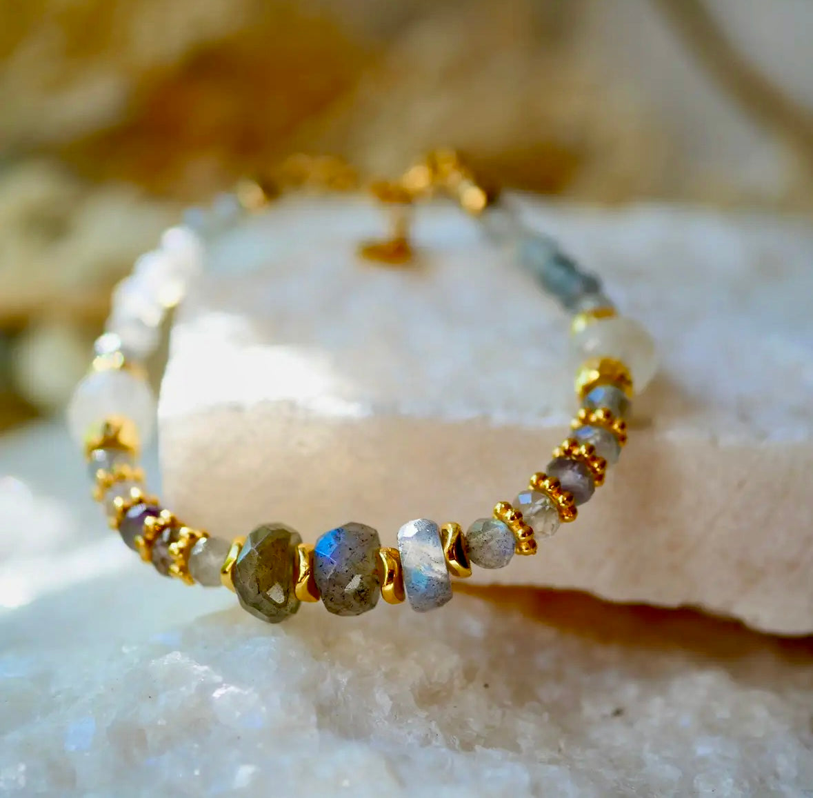Labradorit + månesten + Ametyst Armbånd - håndlavet i paris ☾
