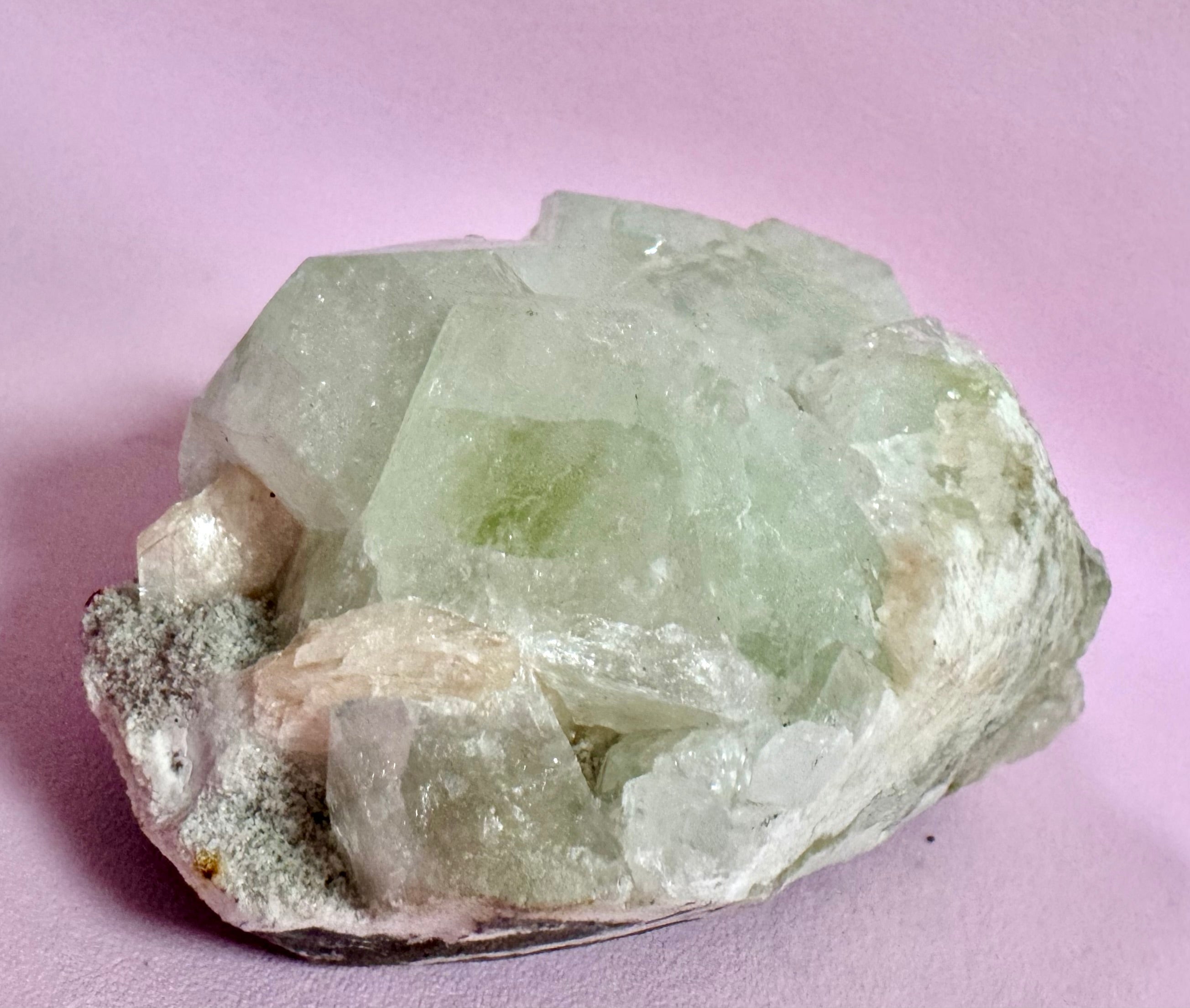 Apophyllit klynge – Zeolit ☾ nr. 333 - 1,1 kg