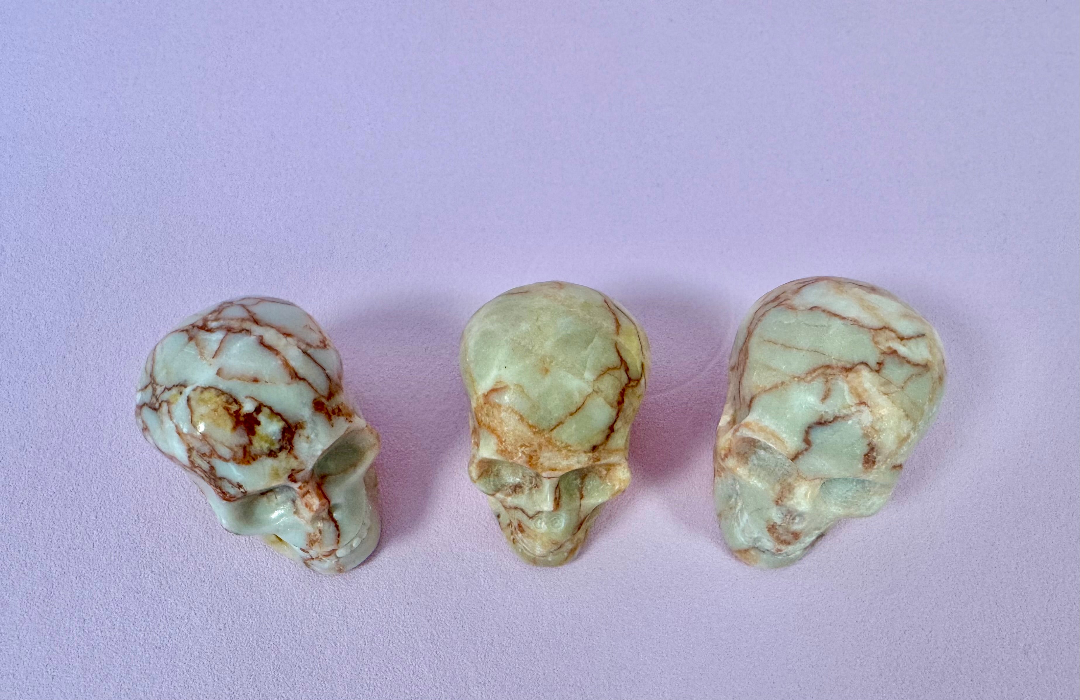 Månesøster Krystaller Orange Regalit Jaspis ☾ Skull ☾ Kranie