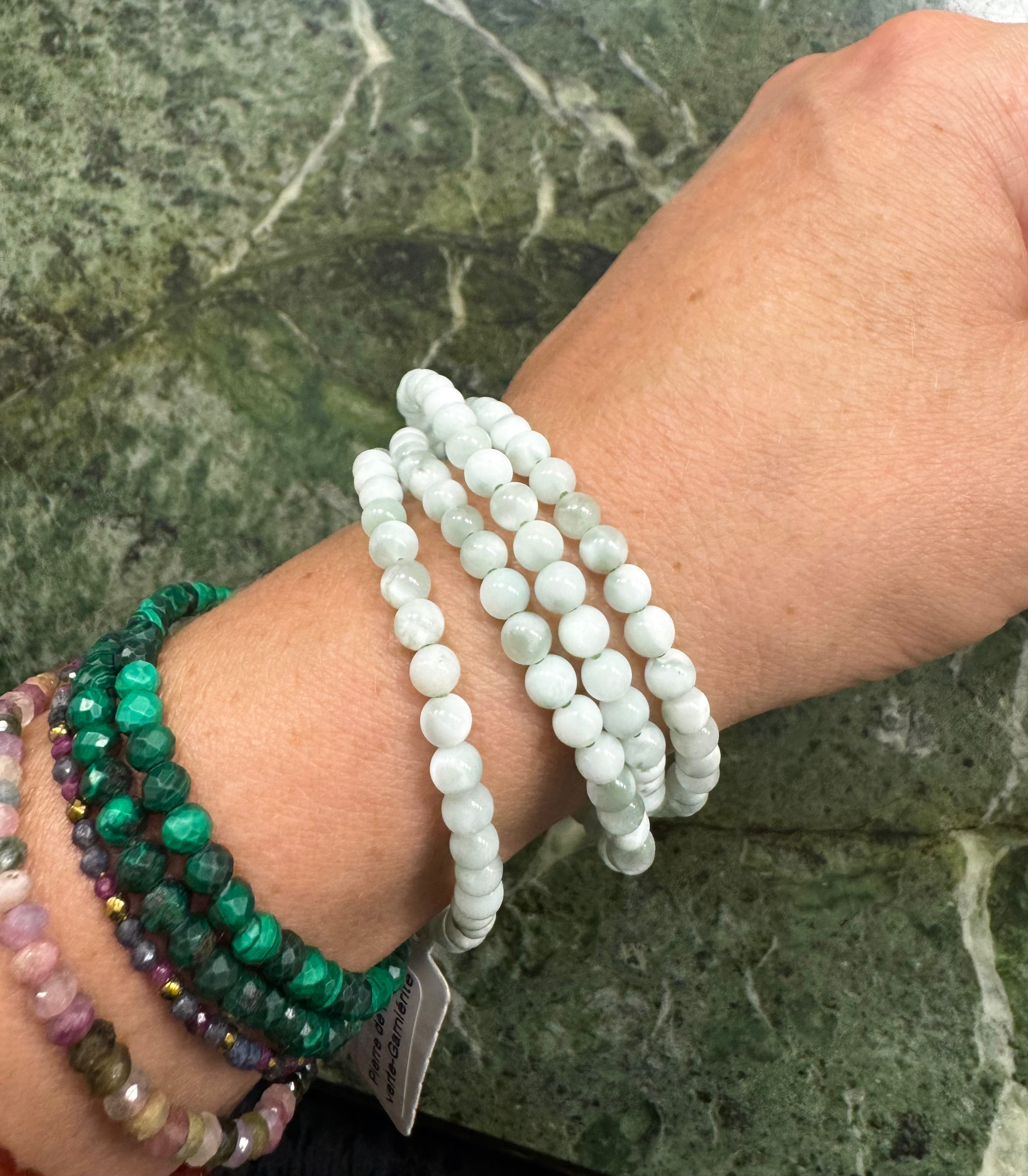 Grøn Månesten Garnierit - Armbånd - En Gudinde Krystal som forbinder dig med den feminine jordenergi - (4 mm.)