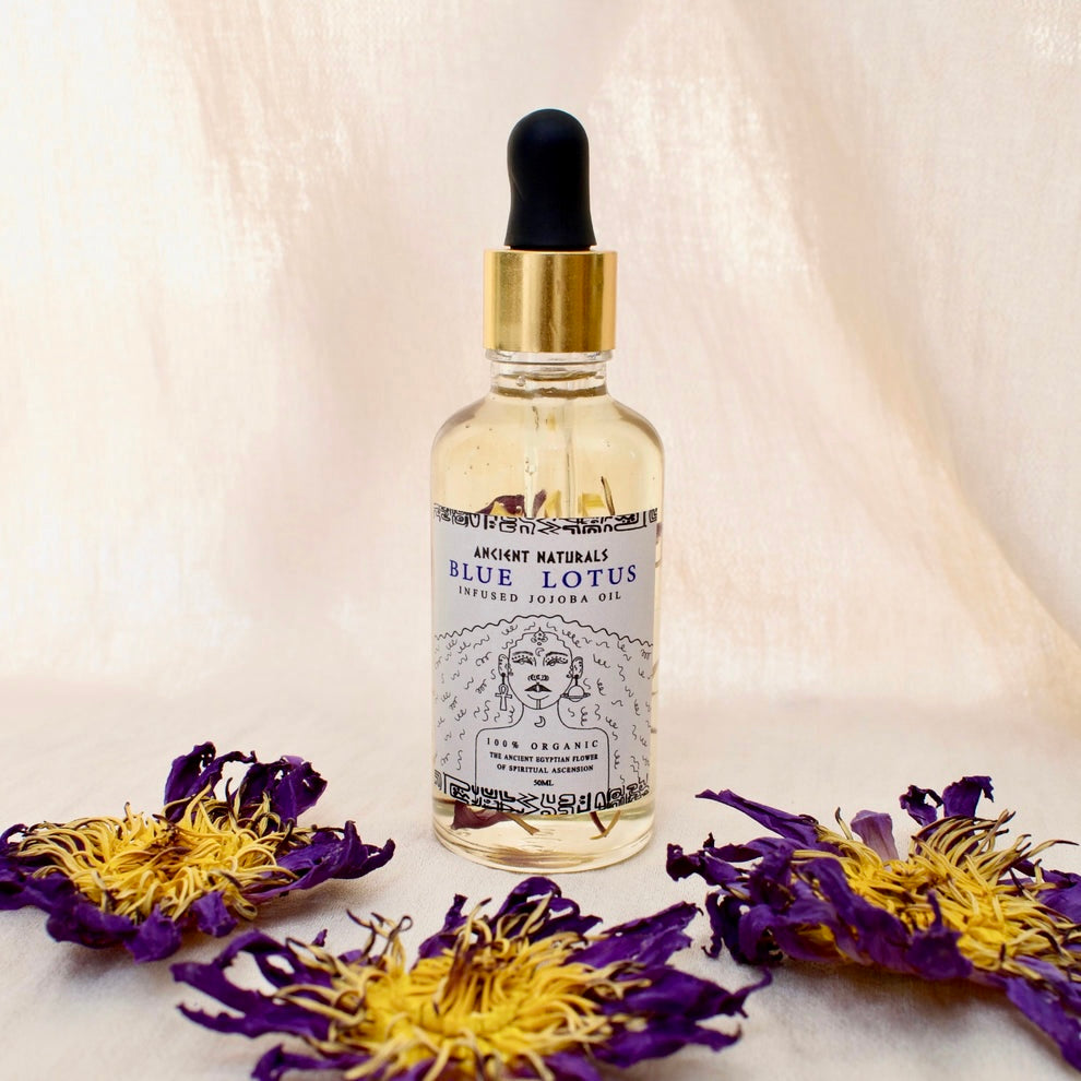 Månesøster Krystaller Horsens - Blå Lotus Infusionsolie fra Egypten - til huden - 50 ml. / MAANESOESTER.DK / MÅNESØSTER