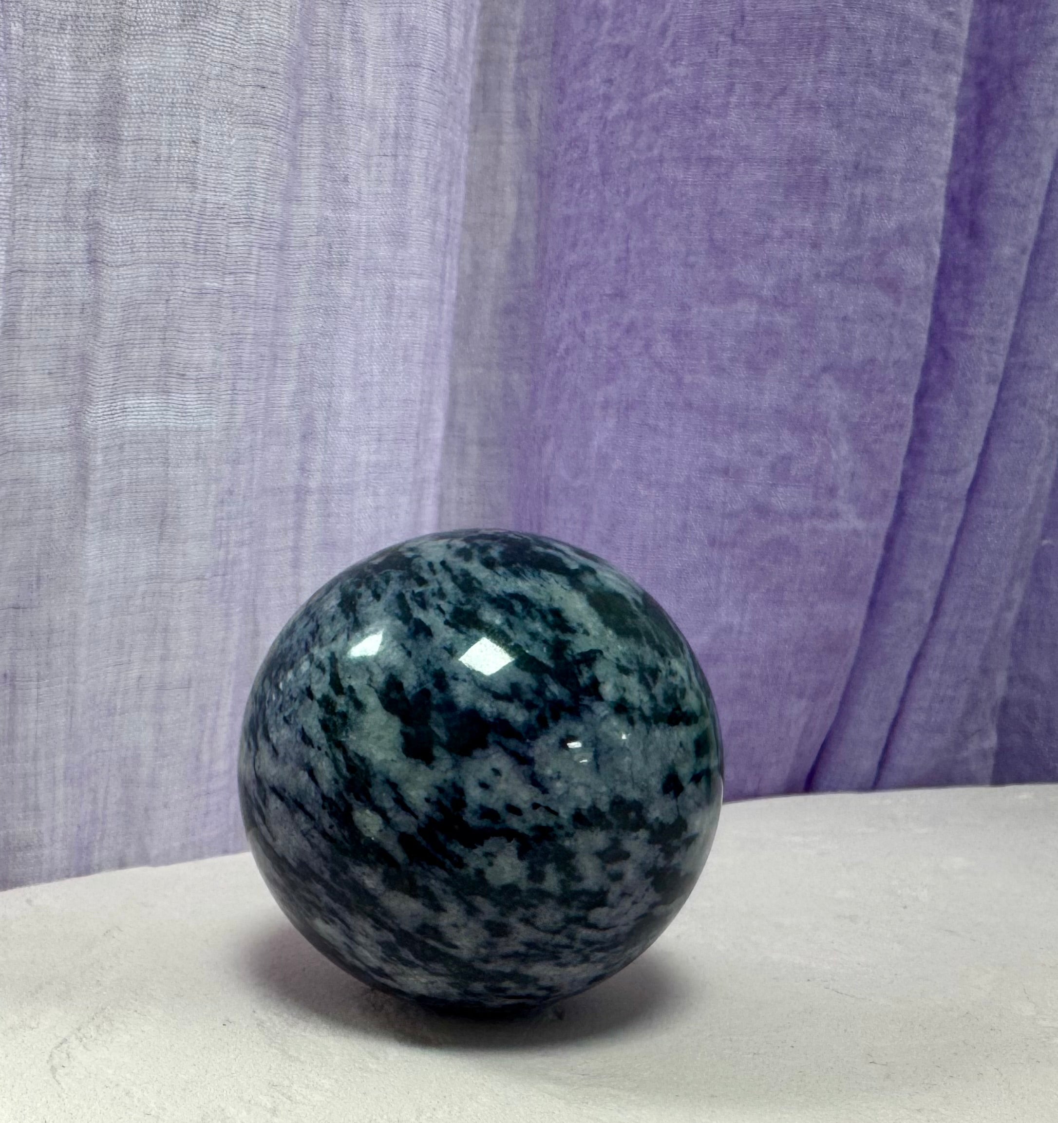 Indigo Gabbro (også kendt som Mystic Merlinite eller Blizzard Stone) - 5 cm