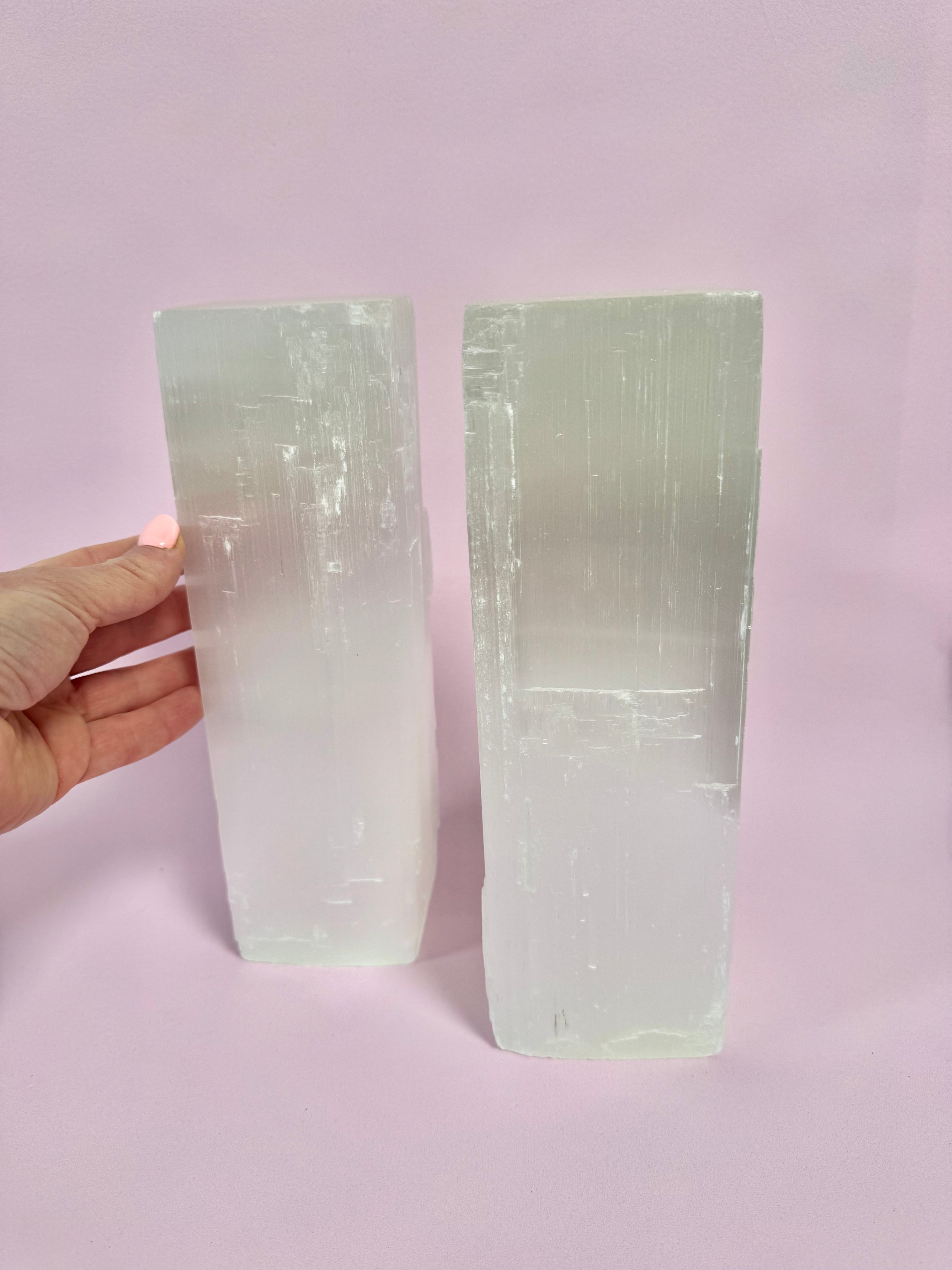 Firkantet Blok Selenit Lampe - RENSENDE, OPLADENDE & HEALENDE ☾ 25 cm. / MAANESOESTER.DK / MÅNESØSTER.DK