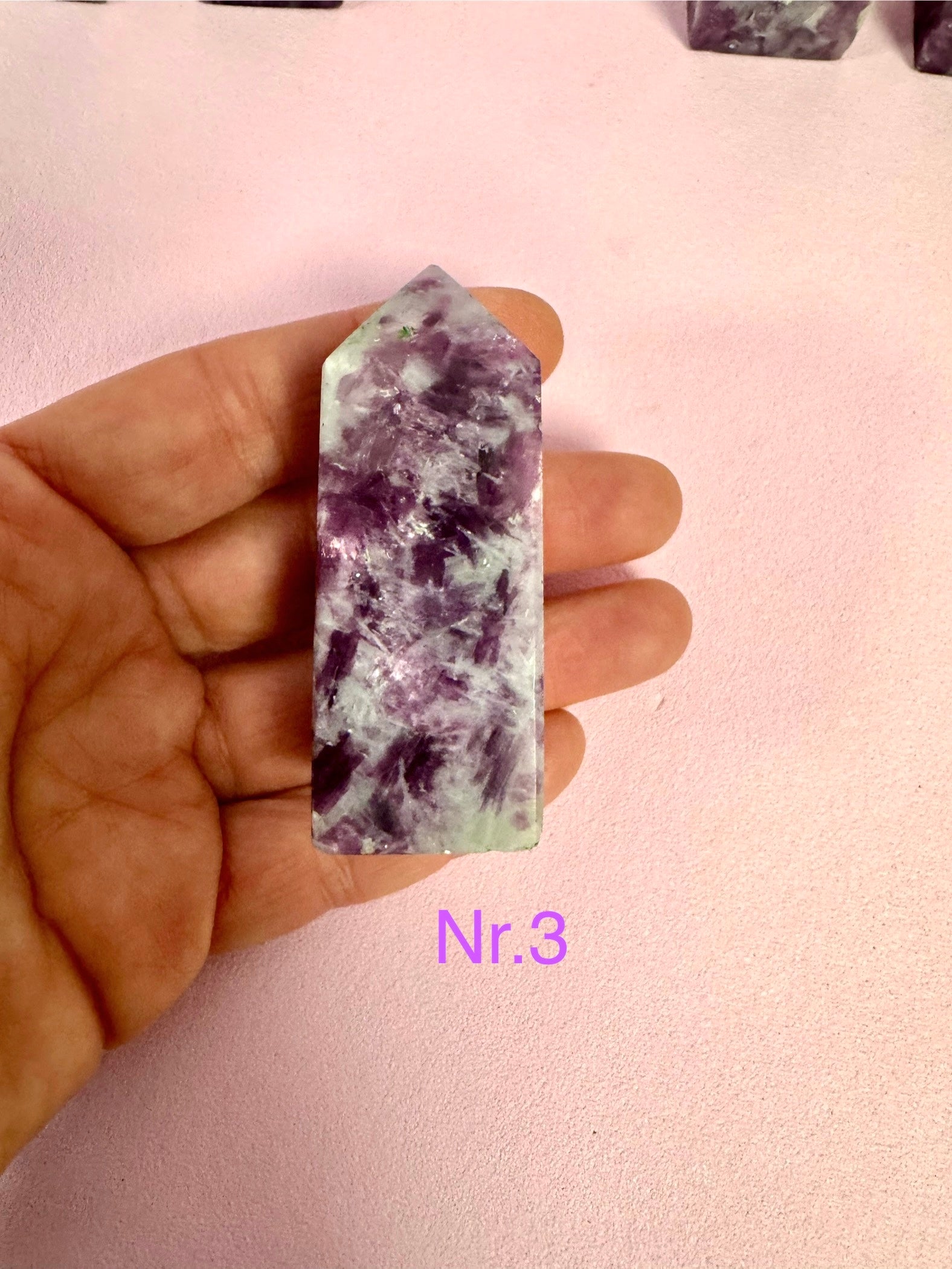 Mica Lepidolit Tårn ☾ Ro, Tryghed, Held, Glæde, Selvkærlighed, Selvaccept, Balance, Selvbevidsthed, Tålmodighed, Ærlighed ☾ Nr.1-5