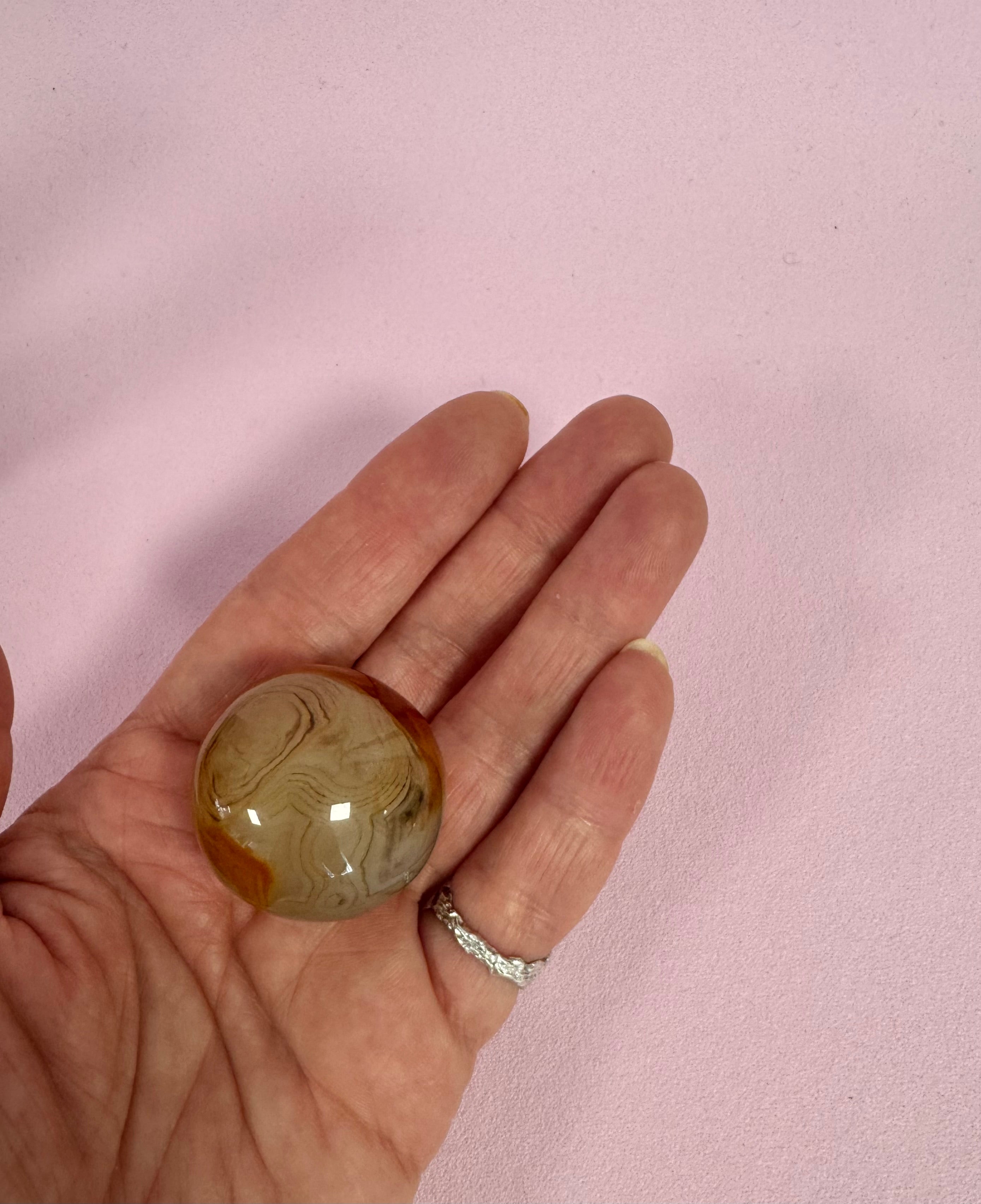 Rød Bånd Agat kugle - 3 cm i dia.
