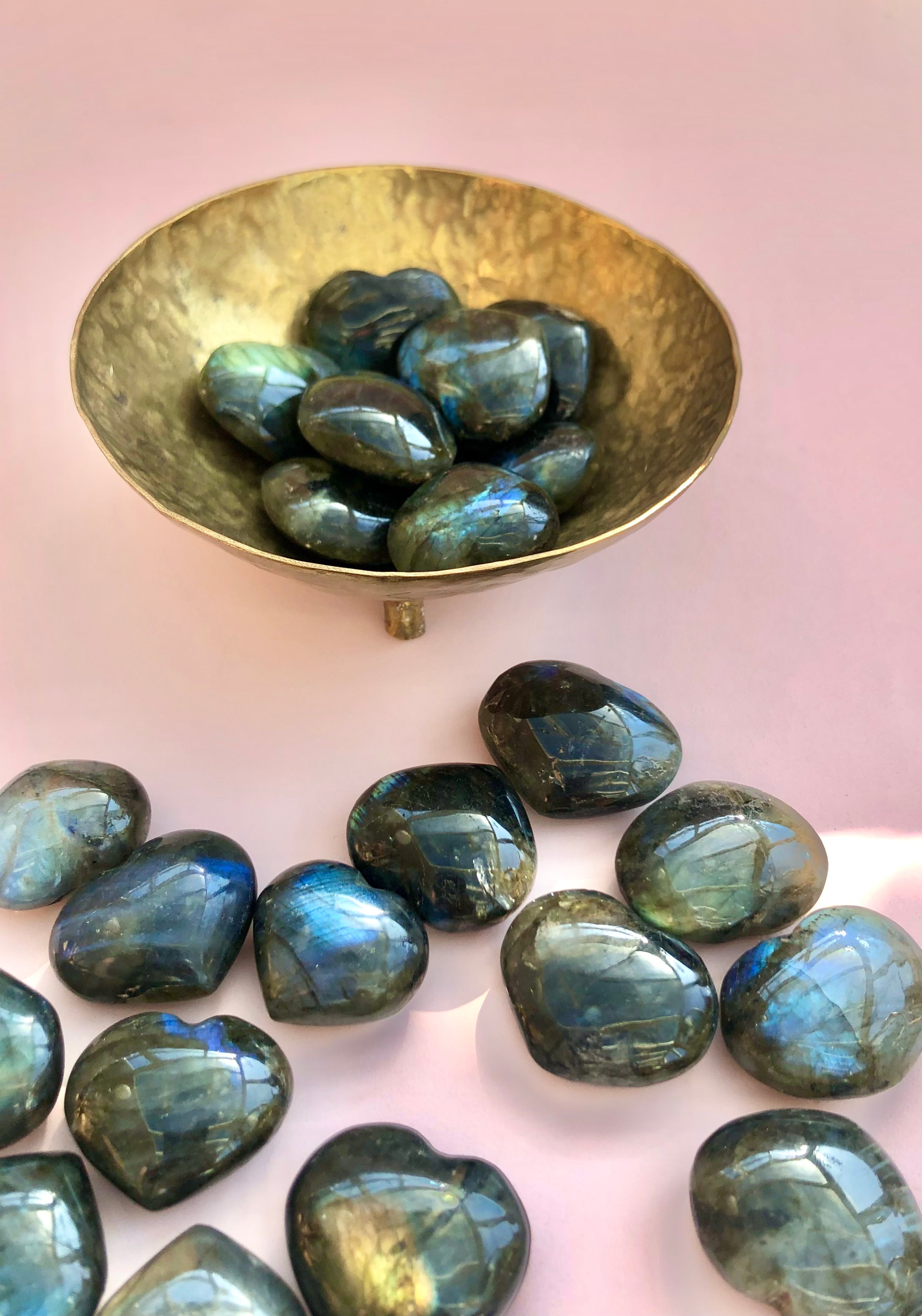 Labradorit Hjerte ☾ Spirituelle evner, styrke, transformation & beskyttelse ☾