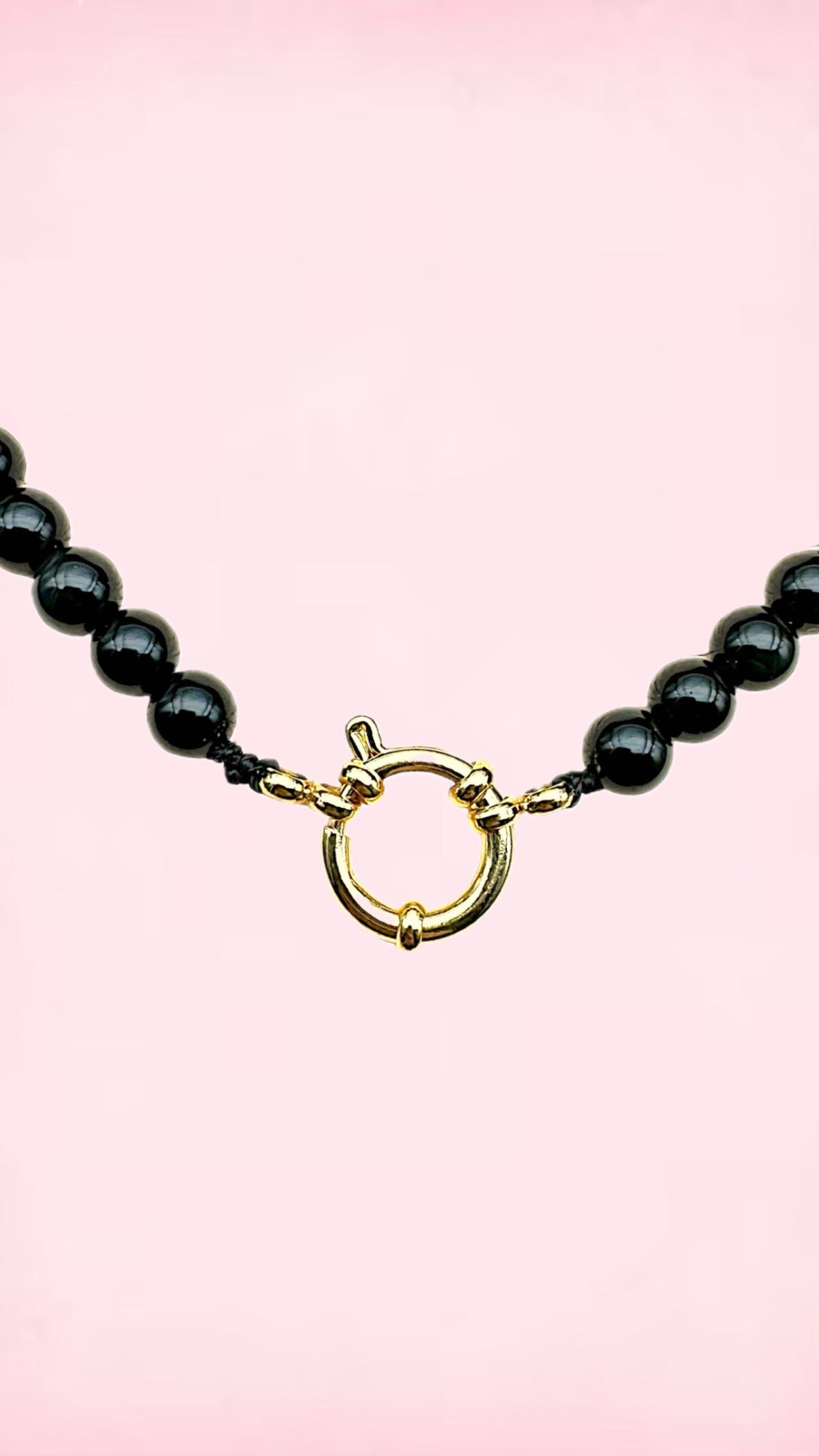 Obsidian perlehalskæde med Celestial Eye – 4 mm, guld lås