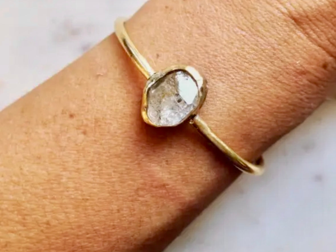 Armring med stor Herkimer diamant - håndlavet af BOHO BREATH - 18 karat guldfyldt