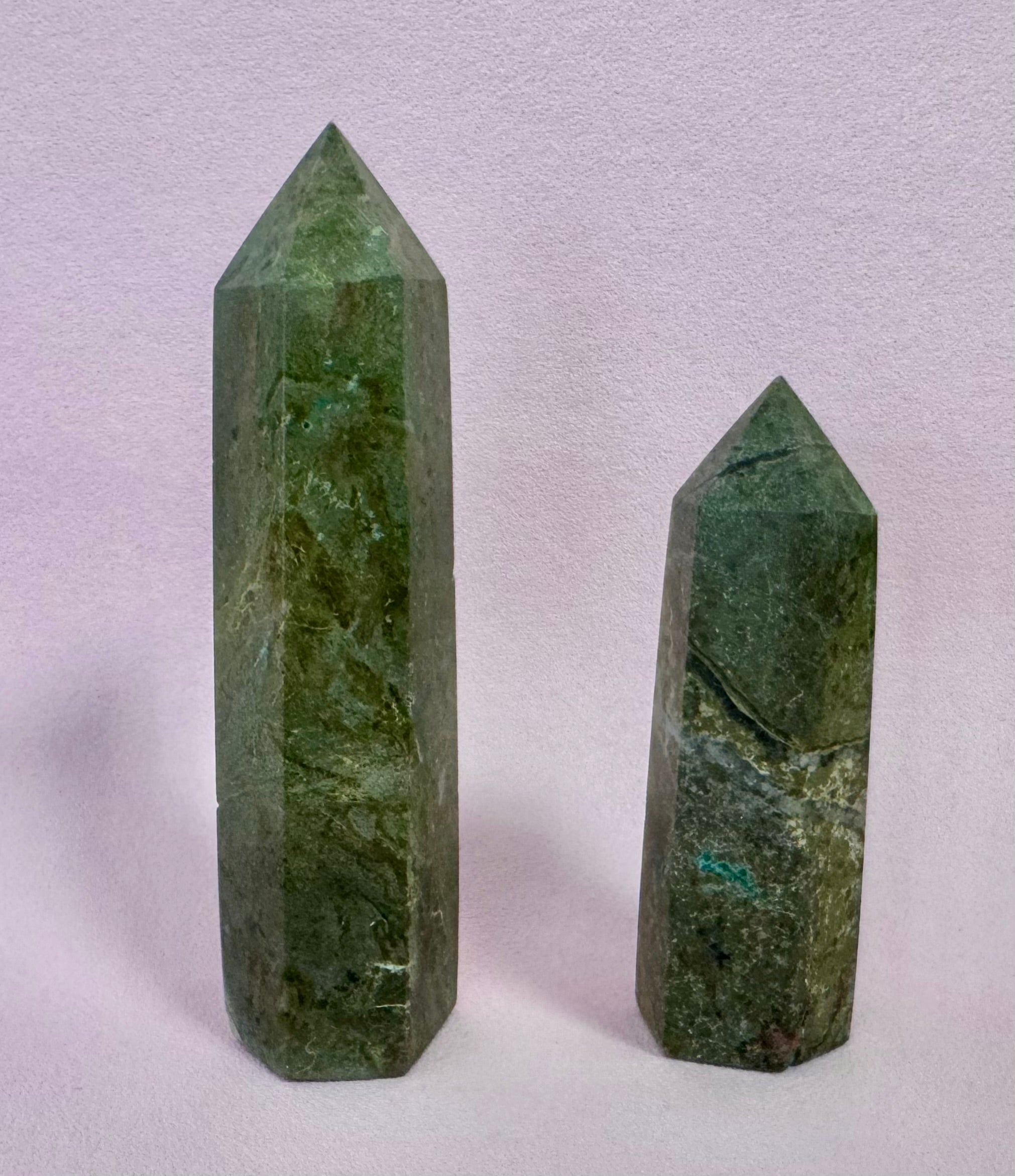 Chrysocolla Tårn 𓂀 Selvbevidsthed & indre balance 𓂀 Healer hjertesorg & øger evnen til at elske 𓂀 Nr.9-10