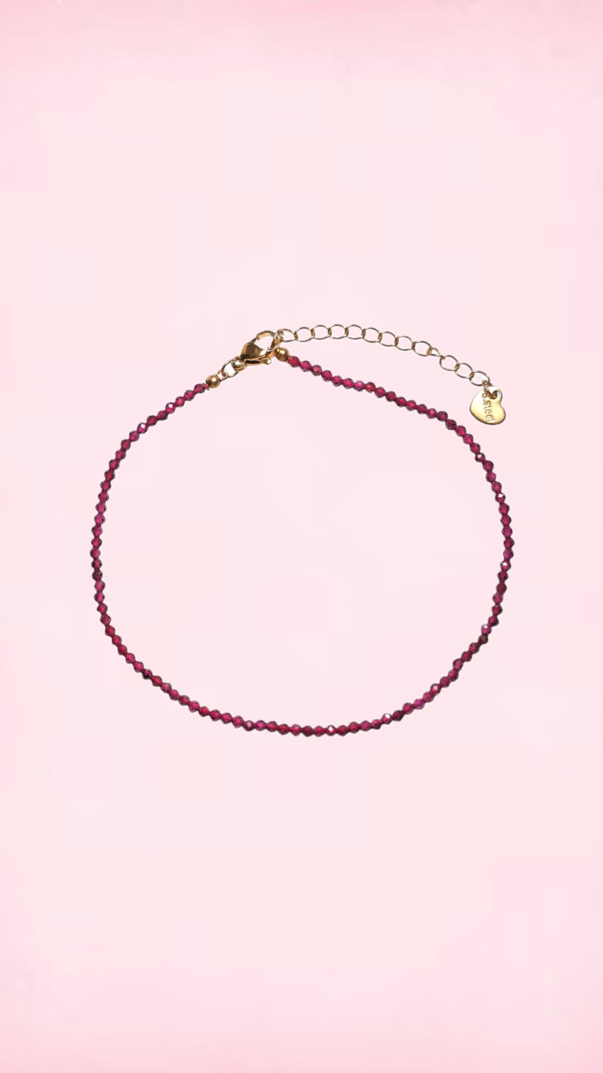 Ankelkæde med facetslebne granatperler – Guld lås