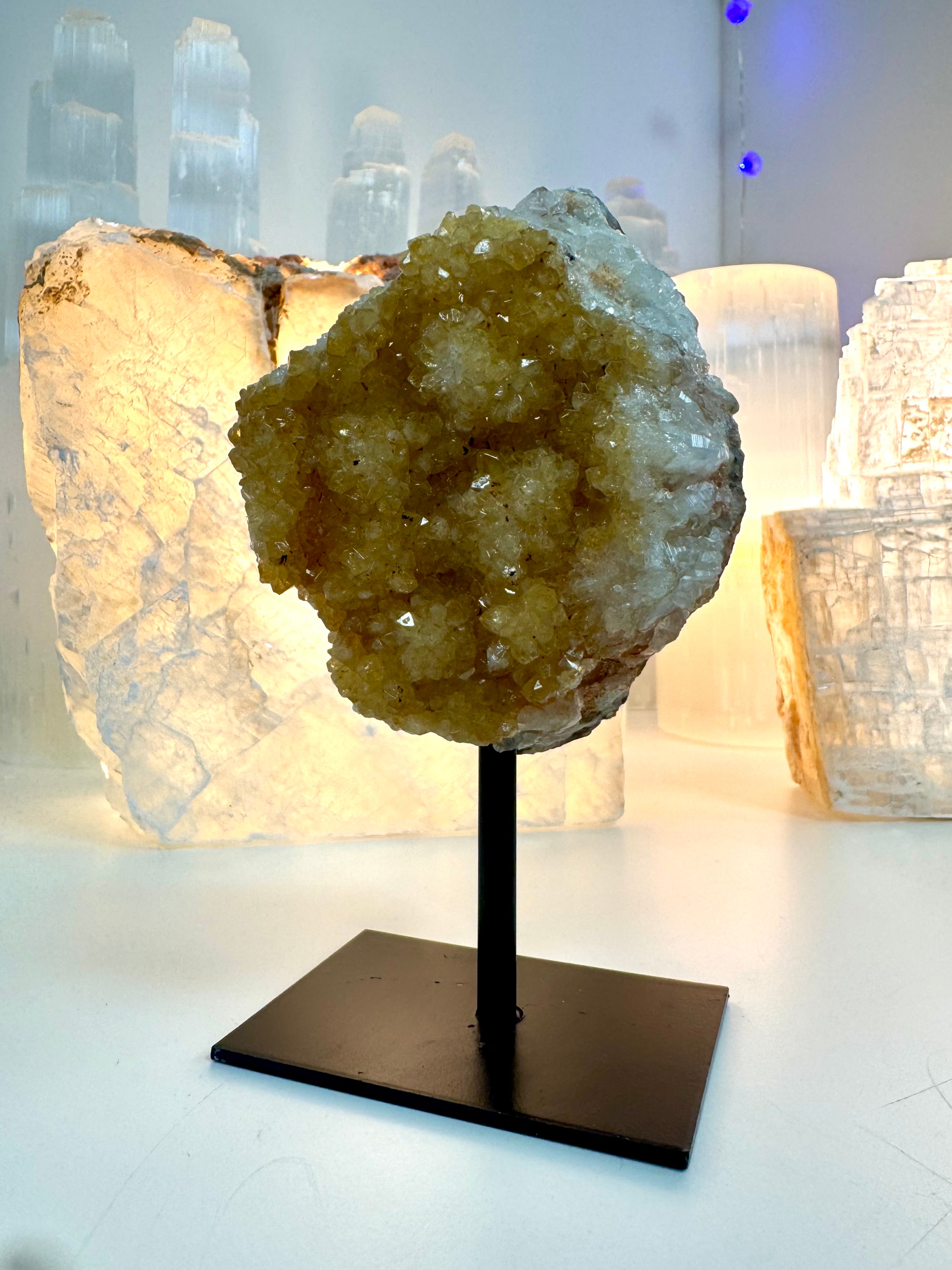 Brændt Citrin klynge på sokkel 𓂀 MANiFESTATION, RIGDOM & LIVSGLÆDE ☾