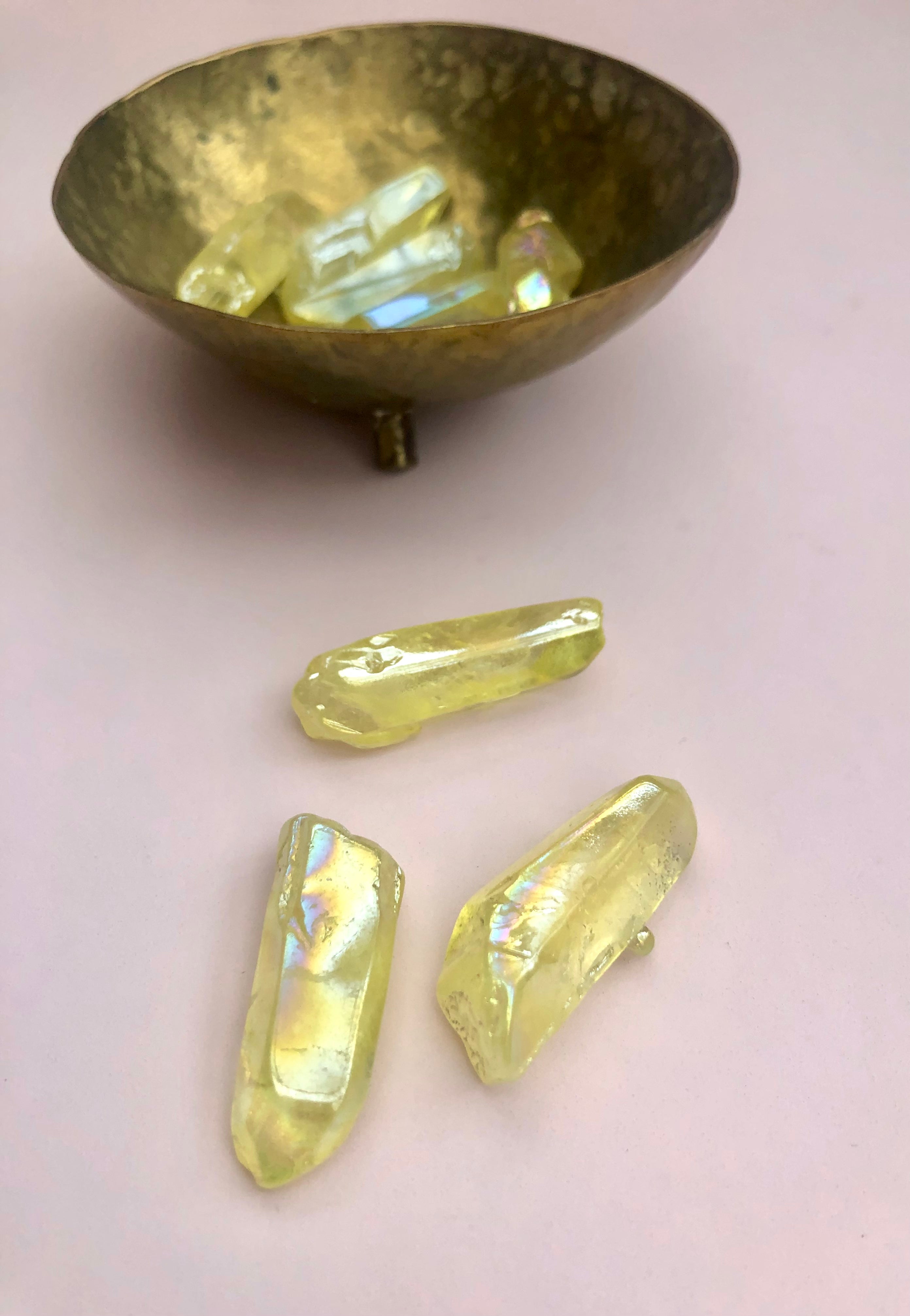 Månesøster Krystaller Fine små gule Aura kvarts Spidser ☾ 3-4 cm