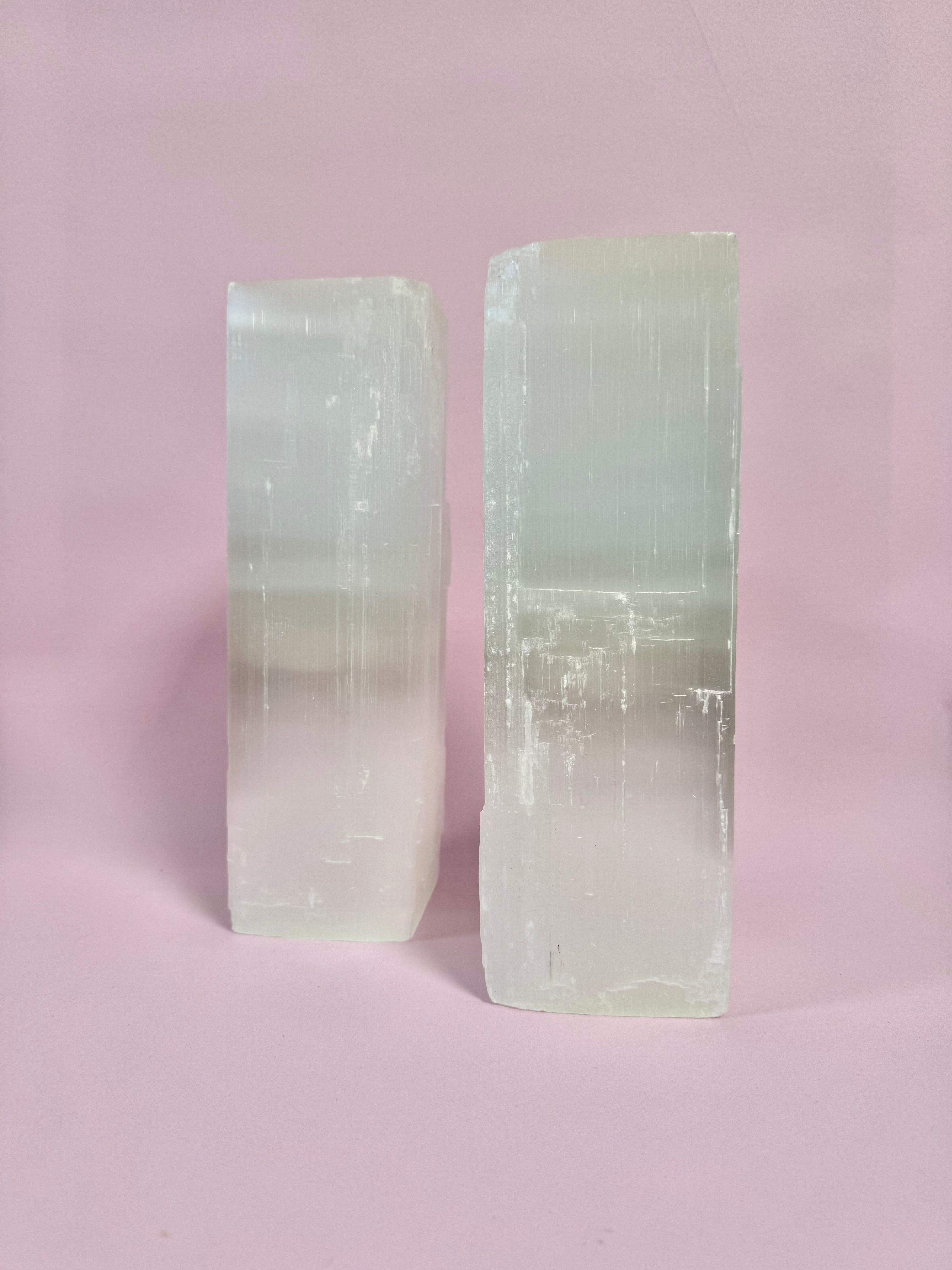 Firkantet Blok Selenit Lampe - RENSENDE, OPLADENDE & HEALENDE ☾ 25 cm. / MAANESOESTER.DK / MÅNESØSTER.DK