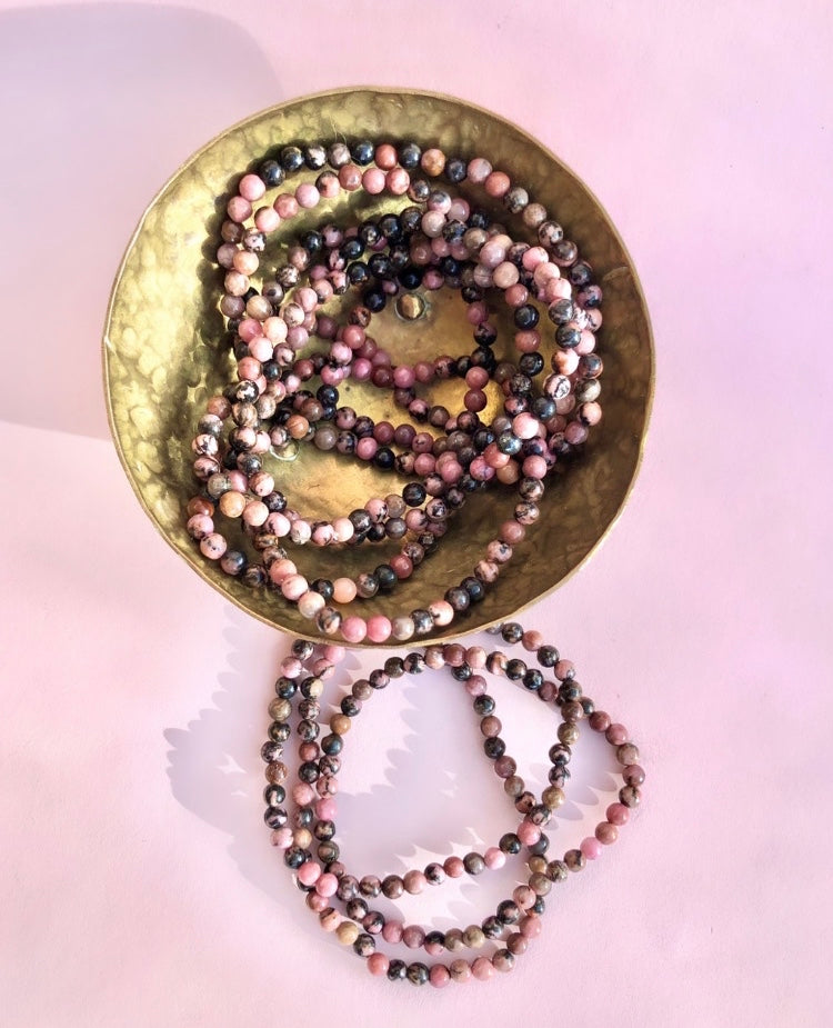Rhodonit Armbånd ☾ Ro, Selvtillid, Empati, Taknemmelighed, Sirlighed, Elegance, Positiv Ydmyghed, Alternativer, Indre Vej ☾ (4 mm.)