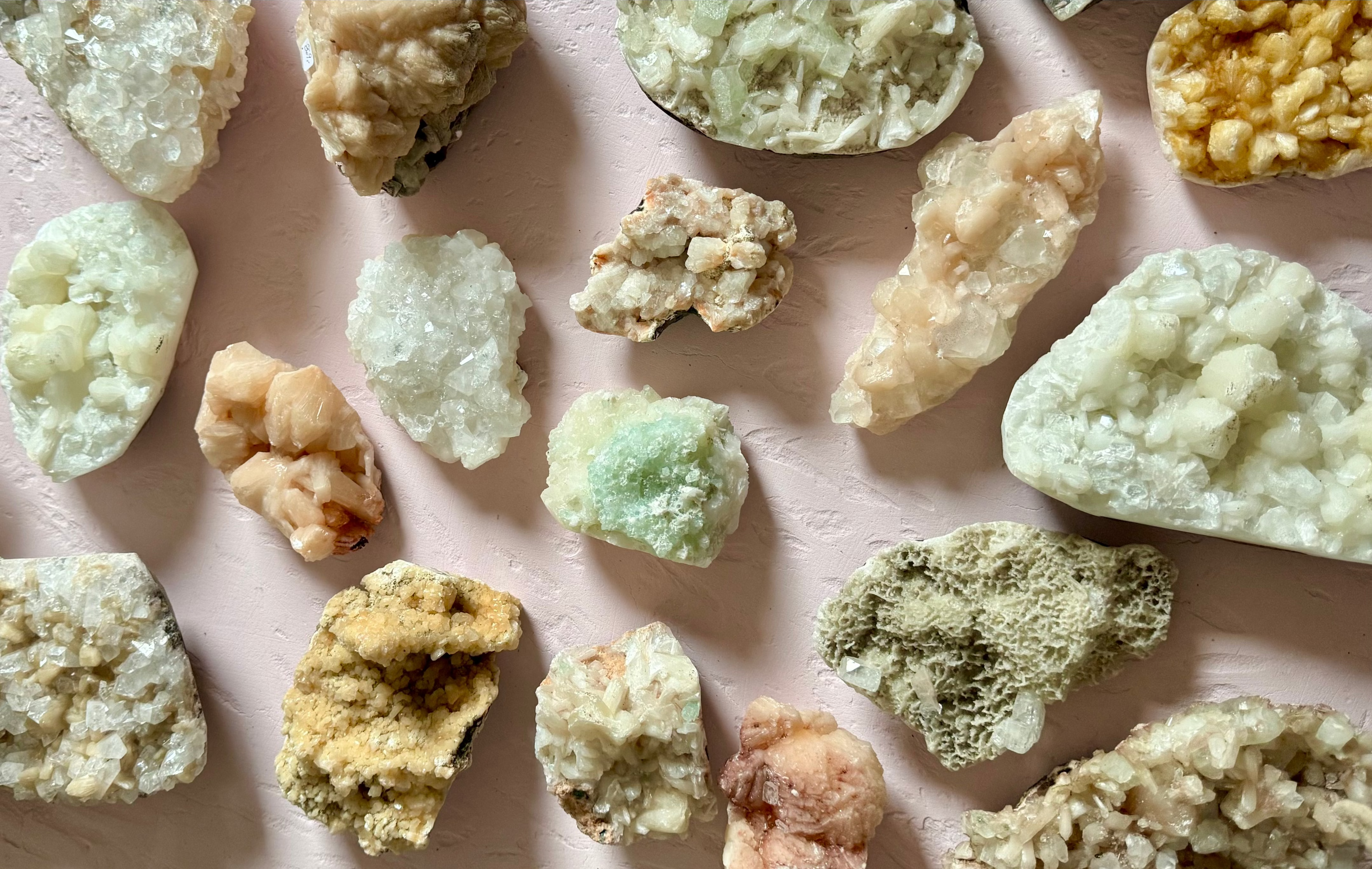 Nye Zeolitter / Zeolit på MÅNESØSTER.DK / MAANESOESTER.DK / Månesøster Krystaller Horsens