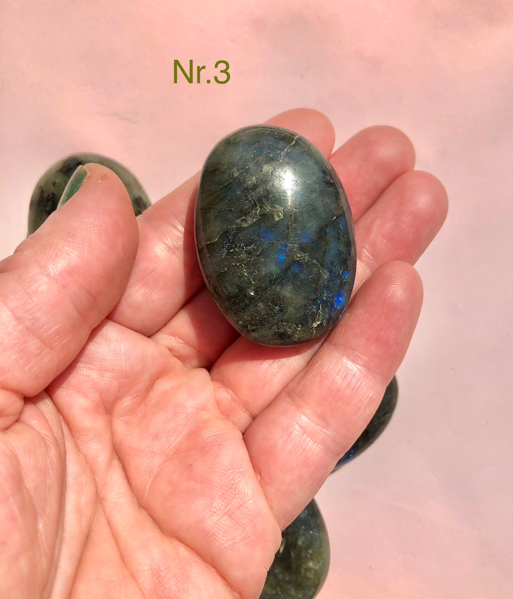 Månesøster Krystaller Labradorit Palmstone ☾ Spirituelle evner, styrke, transformation & beskyttelse