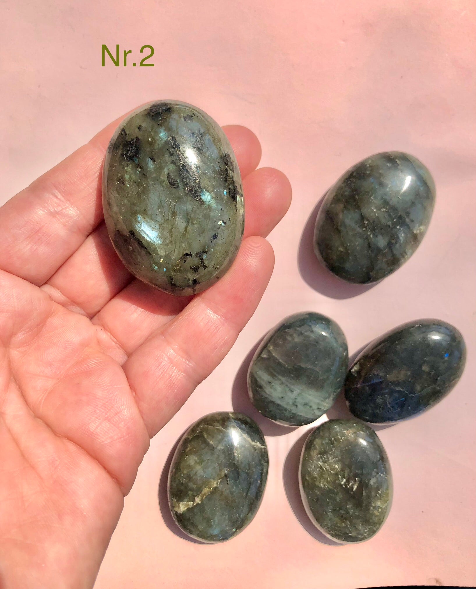 Månesøster Krystaller Labradorit Palmstone ☾ Spirituelle evner, styrke, transformation & beskyttelse