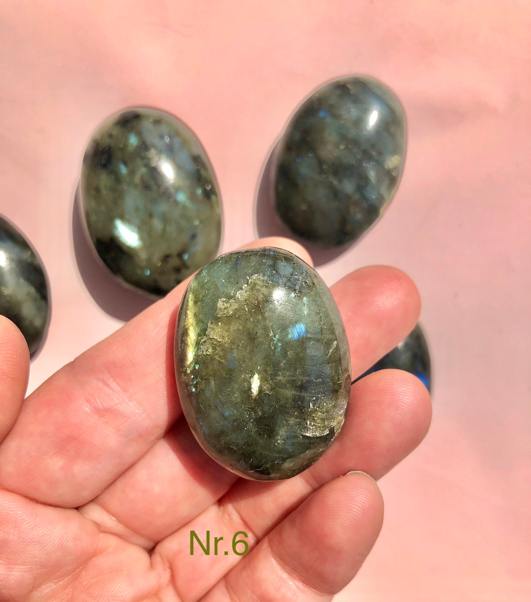 Månesøster Krystaller Labradorit Palmstone ☾ Spirituelle evner, styrke, transformation & beskyttelse
