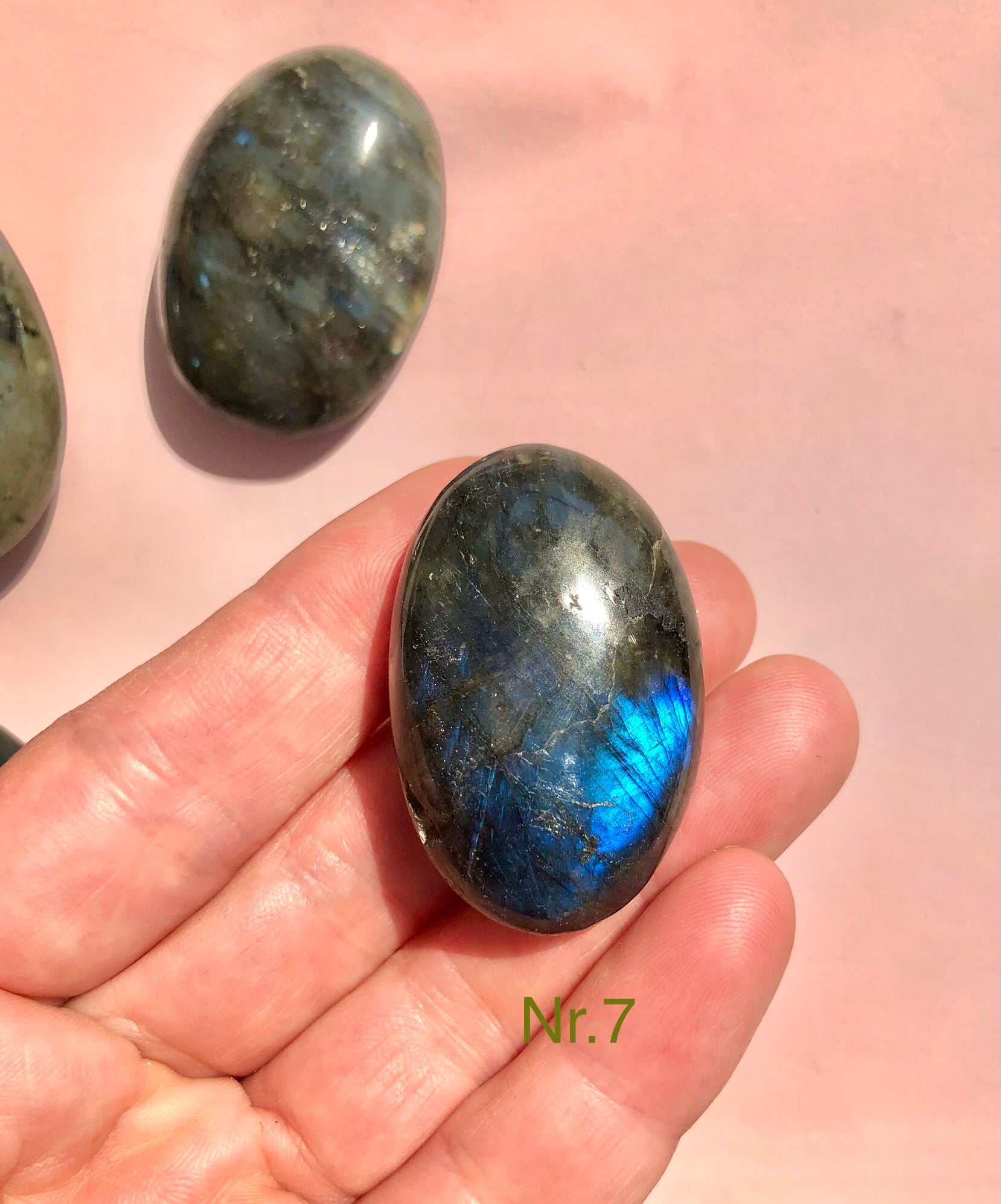 Månesøster Krystaller Labradorit Palmstone ☾ Spirituelle evner, styrke, transformation & beskyttelse