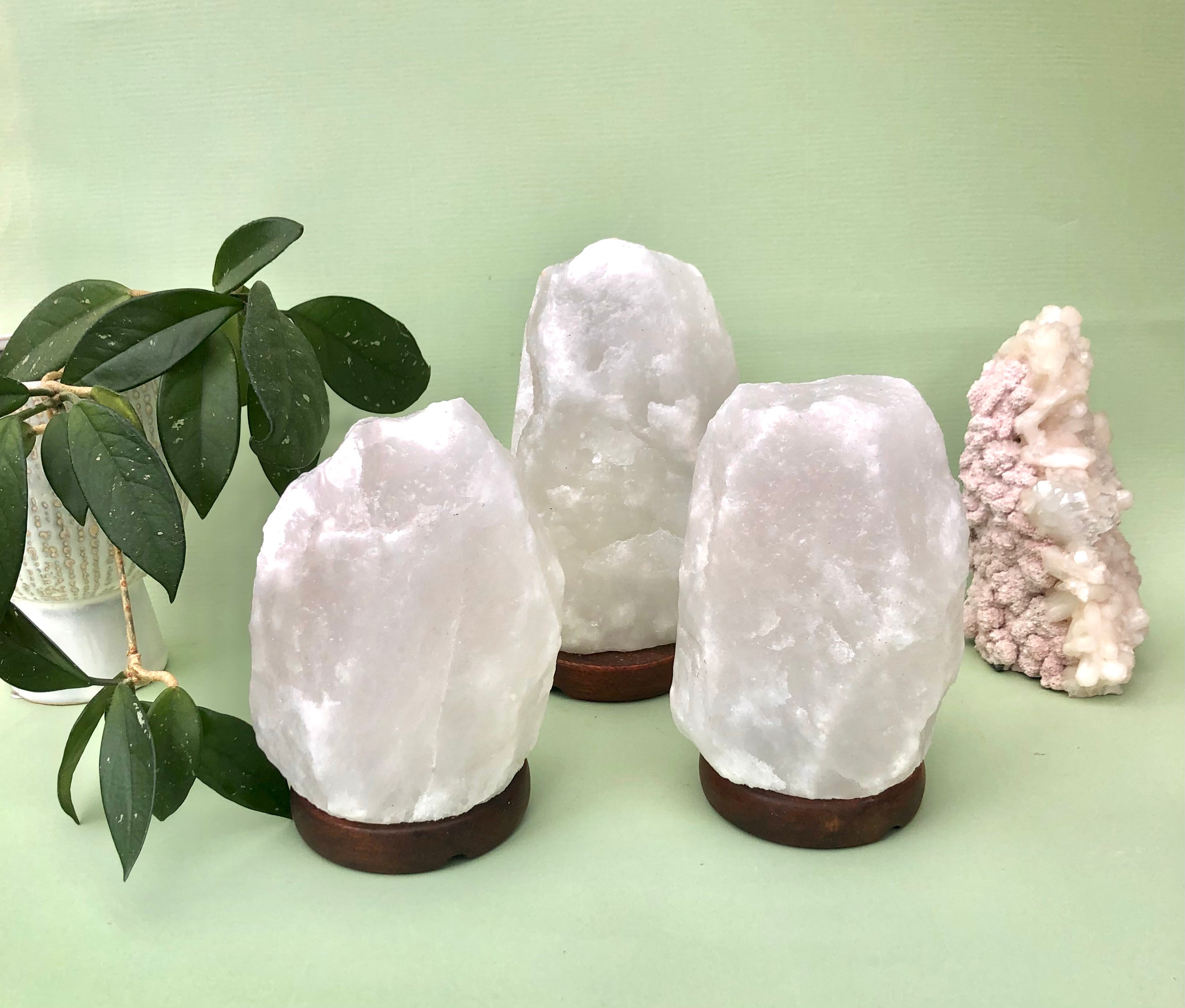 Stor Himalaya Salt Lampe HVID saltlampe Månesøster Krystaller Månesøsteren Månesten Månesøstrene