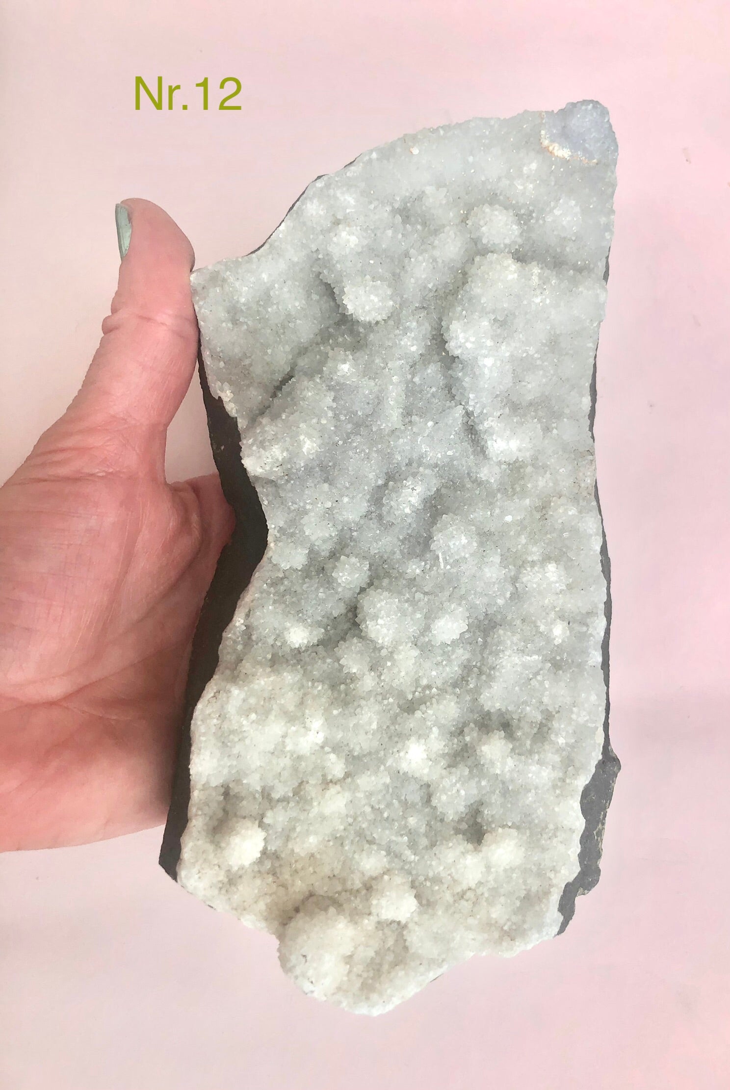 Zeolit apophyllit Klynge 𓂀 Hvis du arbejder med Healing, er denne sten et fantastisk redskab. beskytter mod energidrænene påvirkning, udvikler dine intuitive evner og hjælper dig til at træde ud af dit ego og lade energi flyde let ☾ Nr. 12 - 13