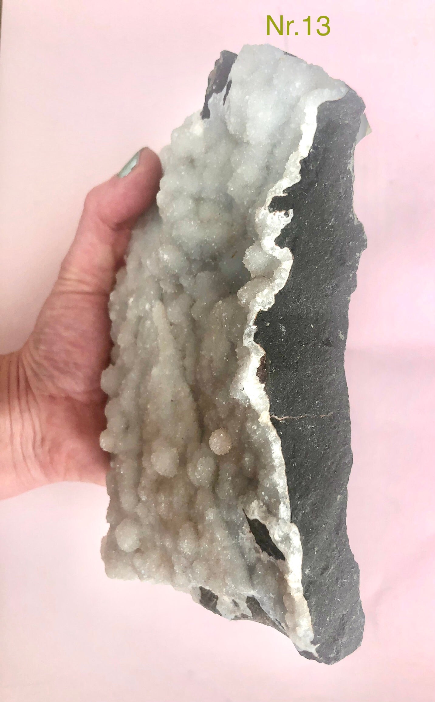 Zeolit apophyllit Klynge 𓂀 Hvis du arbejder med Healing, er denne sten et fantastisk redskab. beskytter mod energidrænene påvirkning, udvikler dine intuitive evner og hjælper dig til at træde ud af dit ego og lade energi flyde let ☾ Nr. 12 - 13