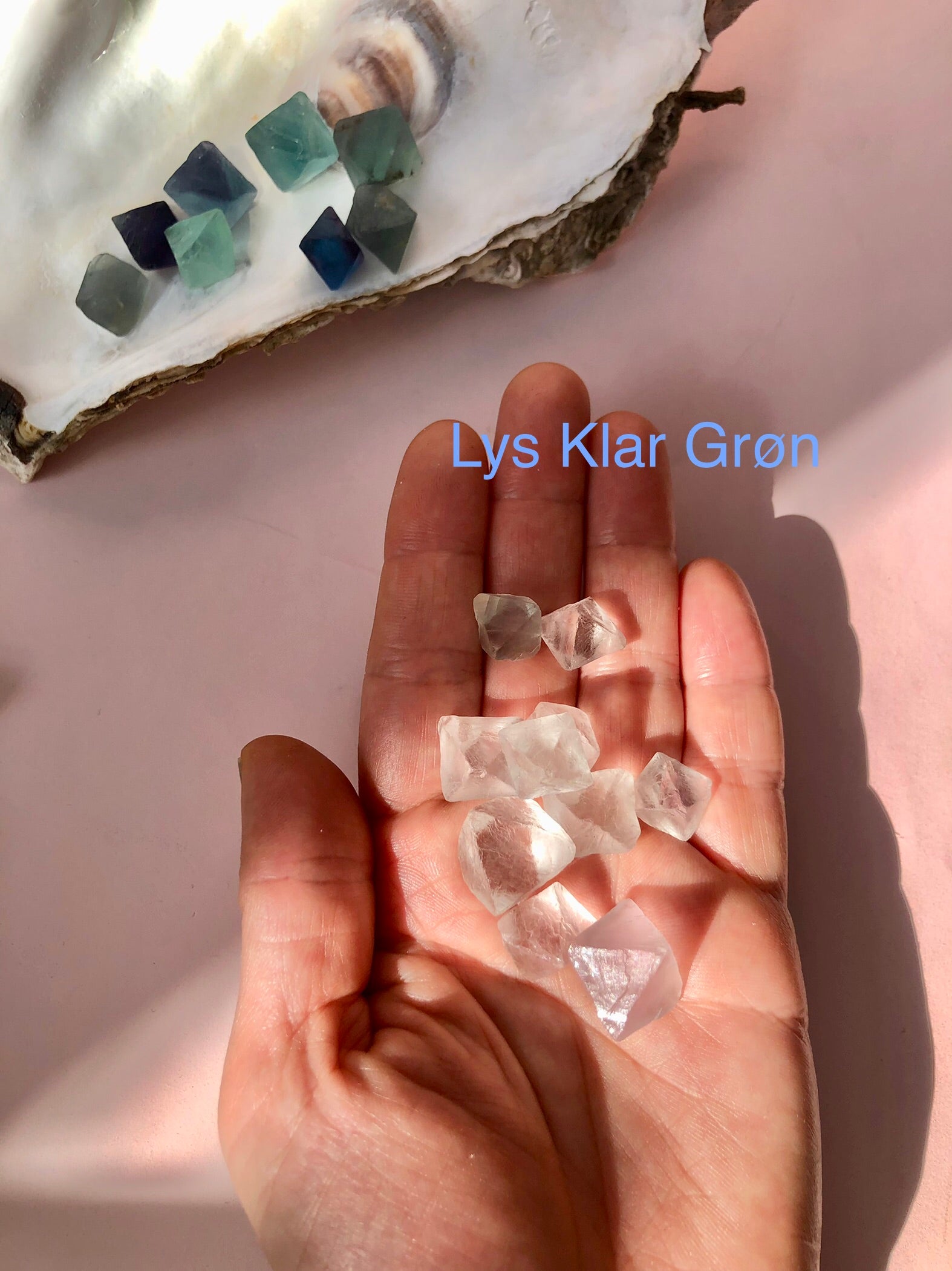 Månesøster Krystaller Regnbue Fluorit Oktaeder ☾ Koncentration, Grounding & Balance ☾