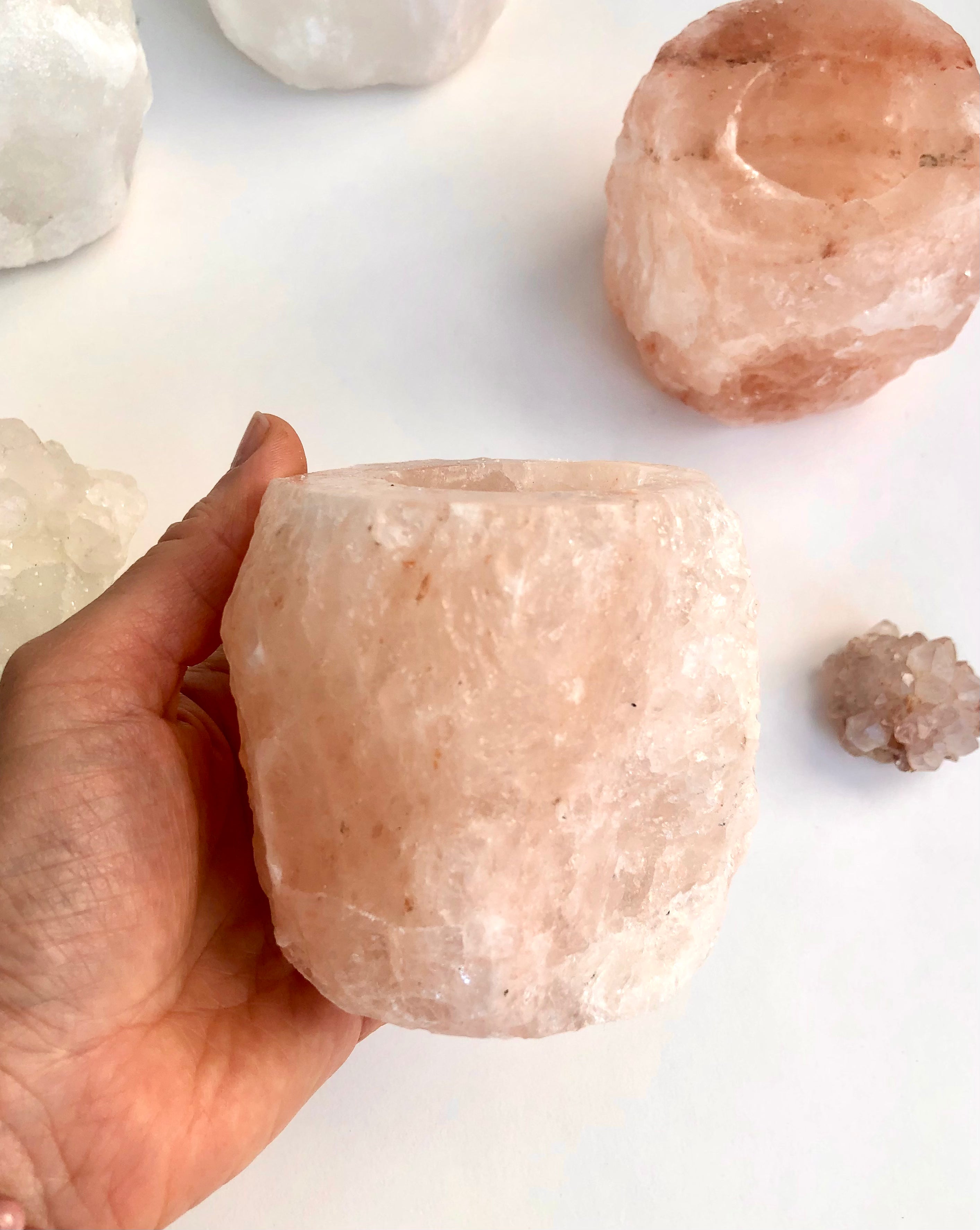 Himalaya Salt Stage  saltstage lysestage Hvid Rød Grå Månesøstre Månsøsteren Månesøster Krystaller Månesten Himelaya Himelaja Himalaja fyrfadsstage saltlampe