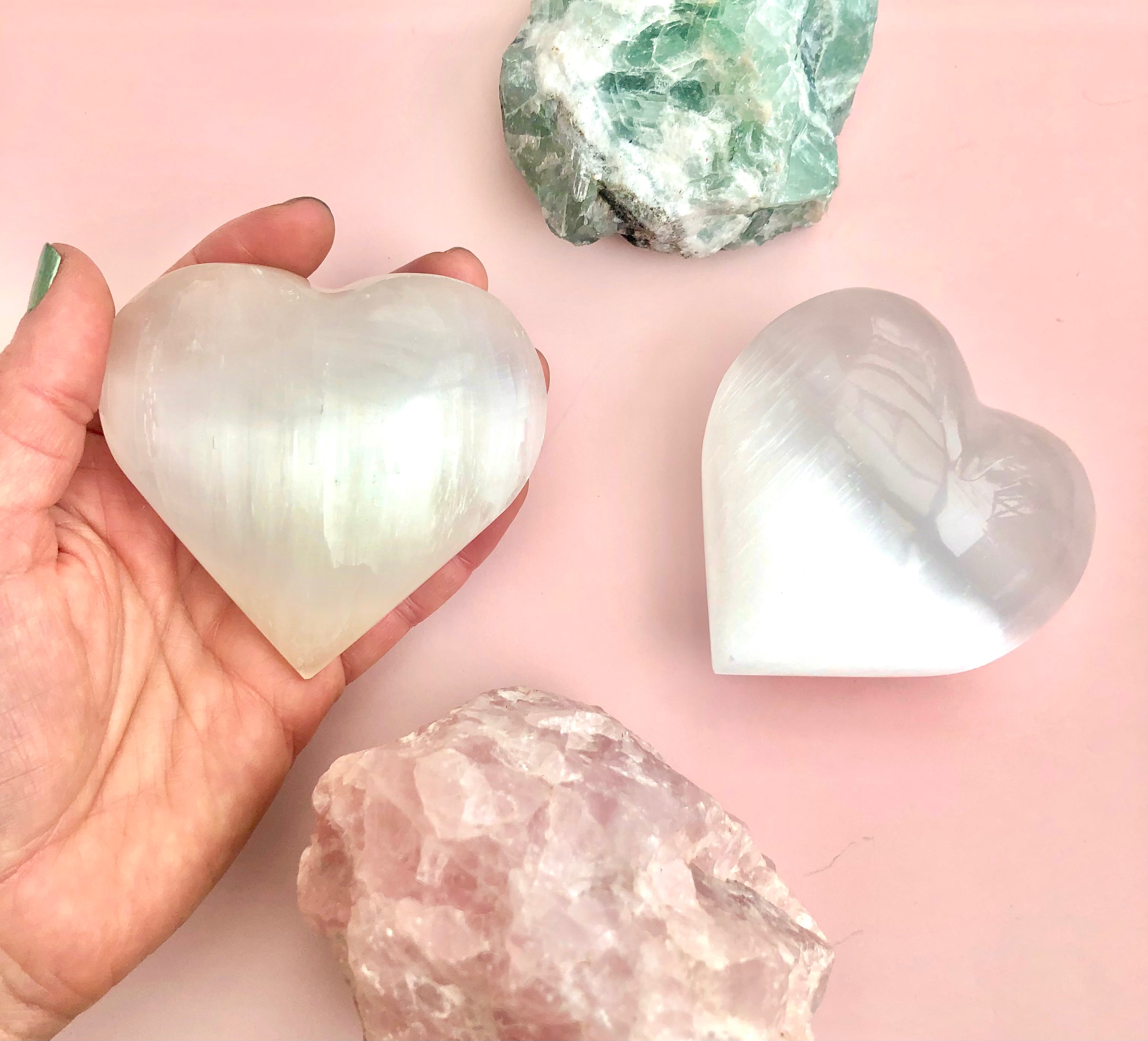 Stort Selenit Hjerte - RENS, OPLAD & HEAL ☾