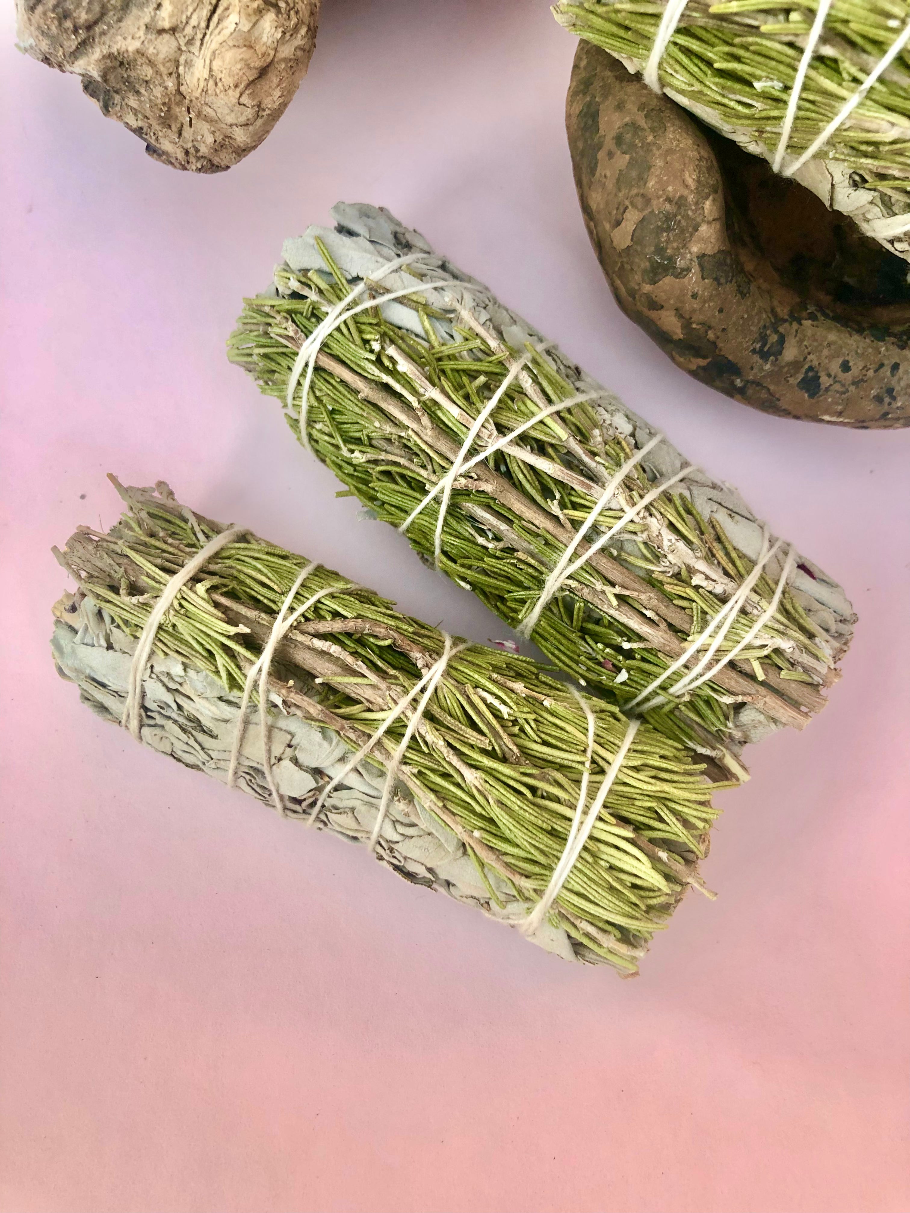 Røgelse Salvie Sage Smudge Stick Smudgestick Med Rosmarin Månesøster Krystaller Månesøsteren Månesøstrene Månesøstre