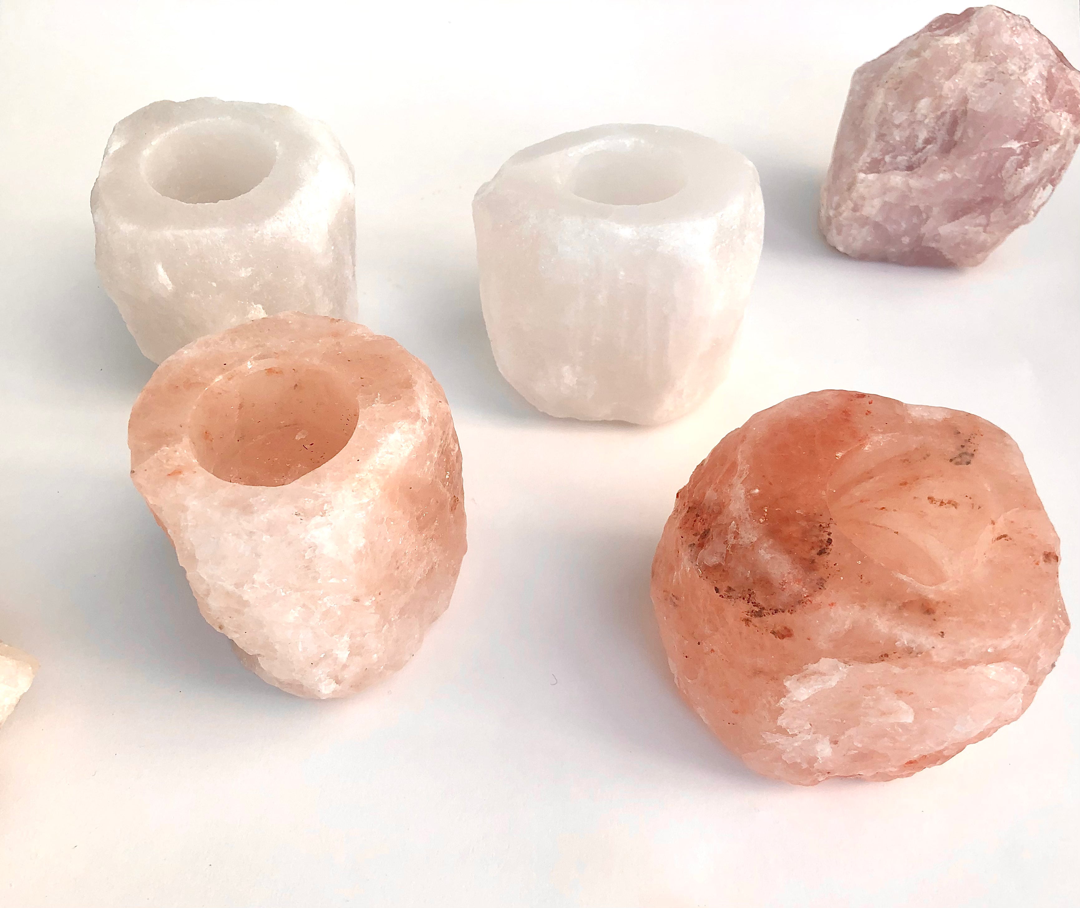 Himalaya Salt Stage saltstage lysestage Hvid Rød Grå Månesøstre Månsøsteren Månesøster Krystaller MånestenHimelaya Himelaja Himalaja fyrfadsstage saltlampe lampe